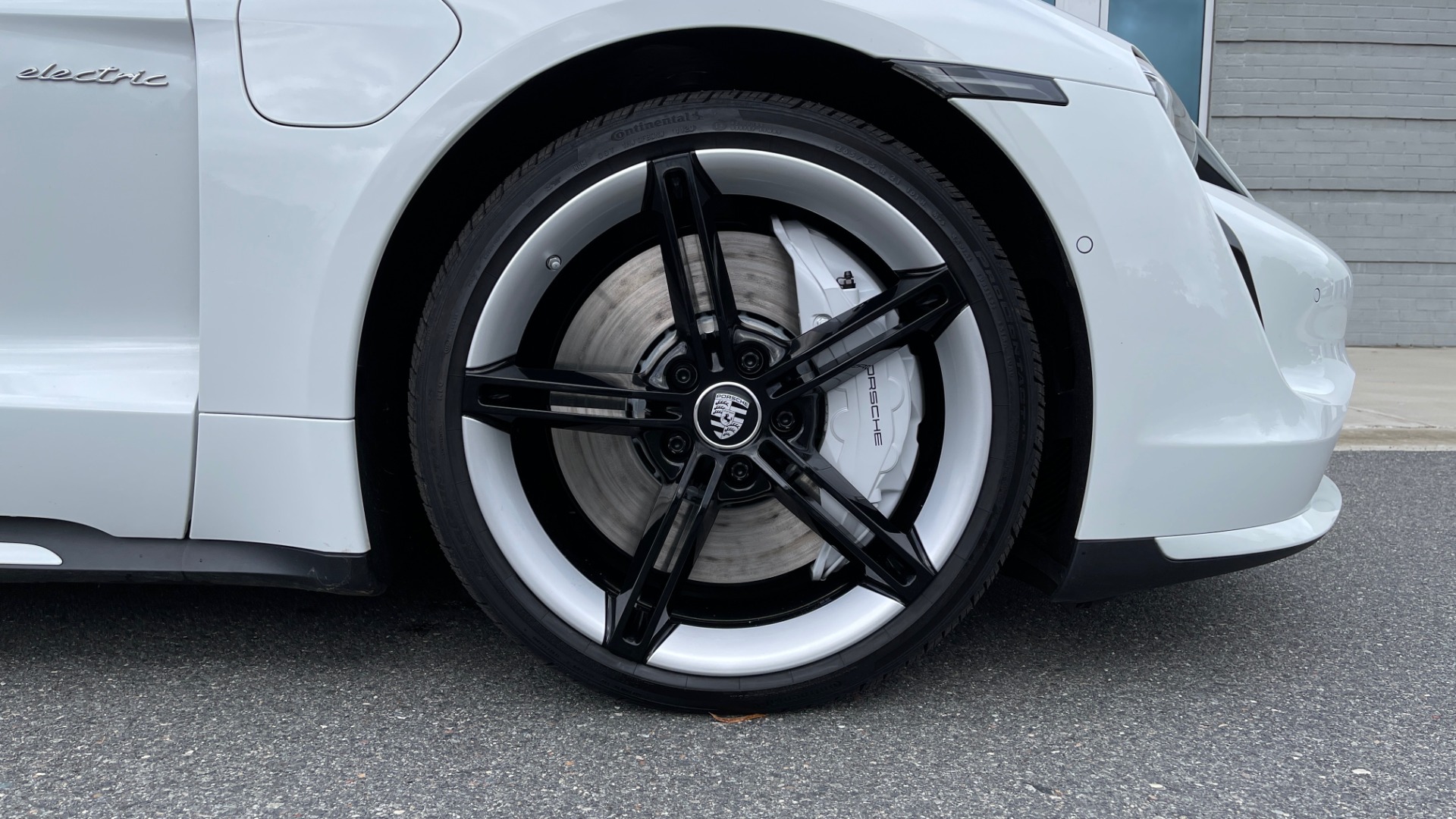 Used 2020 Porsche TAYCAN TURBO SEDAN / AWD / NAV / BOSE / PANO-ROOF / LCA / SURROUND VIEW for sale $162,995 at Formula Imports in Charlotte NC 28227 75