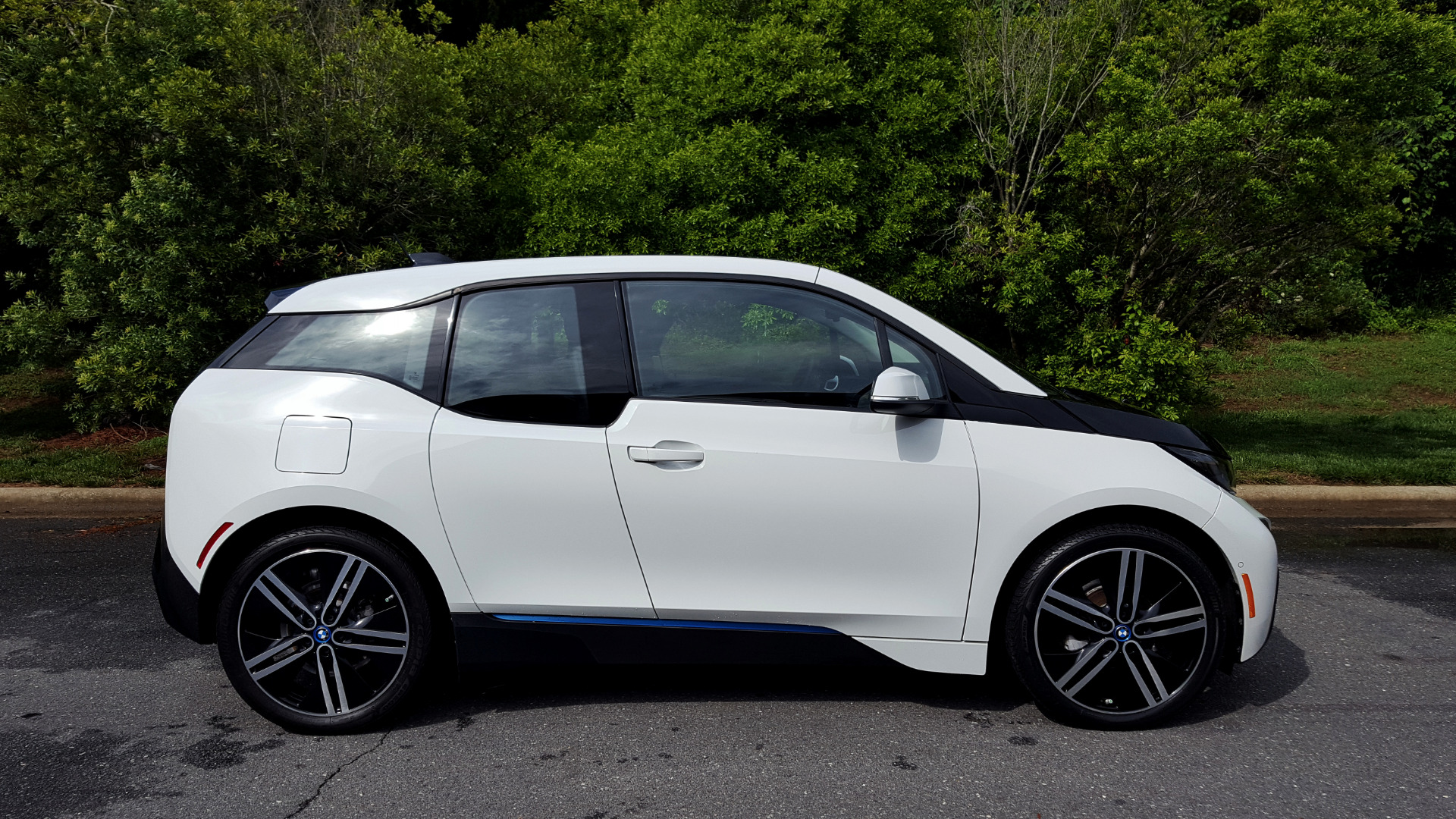 Used 2014 BMW i3 for sale Sold at Formula Imports in Charlotte NC 28227 12