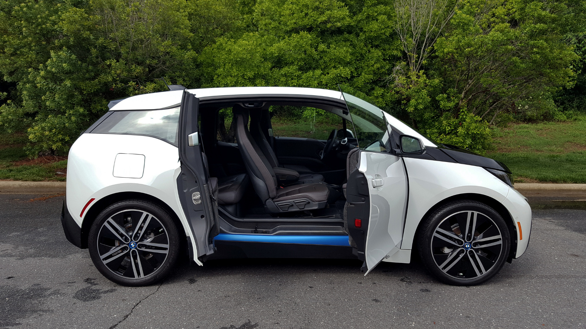 Used 2014 BMW i3 for sale Sold at Formula Imports in Charlotte NC 28227 16