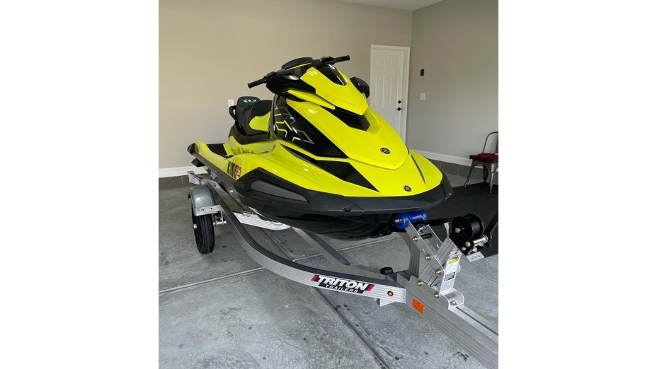 Used 2021 Yamaha VX1800C-WA WAVERUNNER CRUISER HO / TRAILER / 3-VESTS / COVER / 16HRS for sale Sold at Formula Imports in Charlotte NC 28227 3