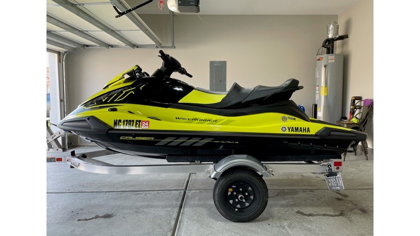 Used 2021 Yamaha VX1800C-WA WAVERUNNER CRUISER HO / TRAILER / 3-VESTS / COVER / 16HRS for sale Sold at Formula Imports in Charlotte NC 28227 4