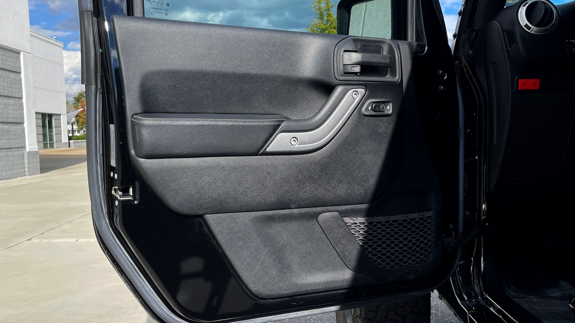 Used 2015 Jeep WRANGLER UNLIMITED RUBICON HARD ROCK 4X4 / 3.6L / 5-SPD AUTO / FREEDOM TOP for sale Sold at Formula Imports in Charlotte NC 28227 31