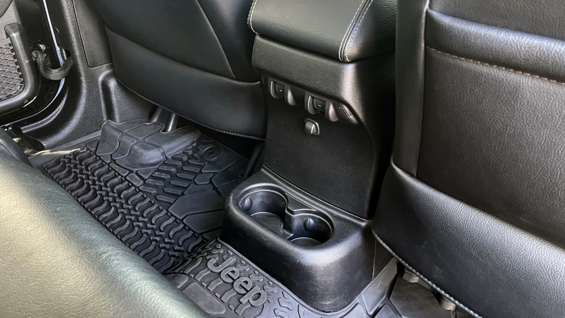 Used 2015 Jeep WRANGLER UNLIMITED RUBICON HARD ROCK 4X4 / 3.6L / 5-SPD AUTO / FREEDOM TOP for sale Sold at Formula Imports in Charlotte NC 28227 65