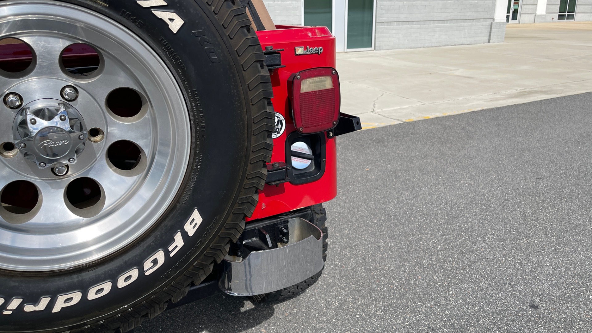 Used 1986 Jeep CJ-7 SOFT-TOP / 4X4 / 4.2L I6 / 5-SPEED MANUAL / HERTZ SPEAKERS / BFG TIRES for sale $20,999 at Formula Imports in Charlotte NC 28227 30