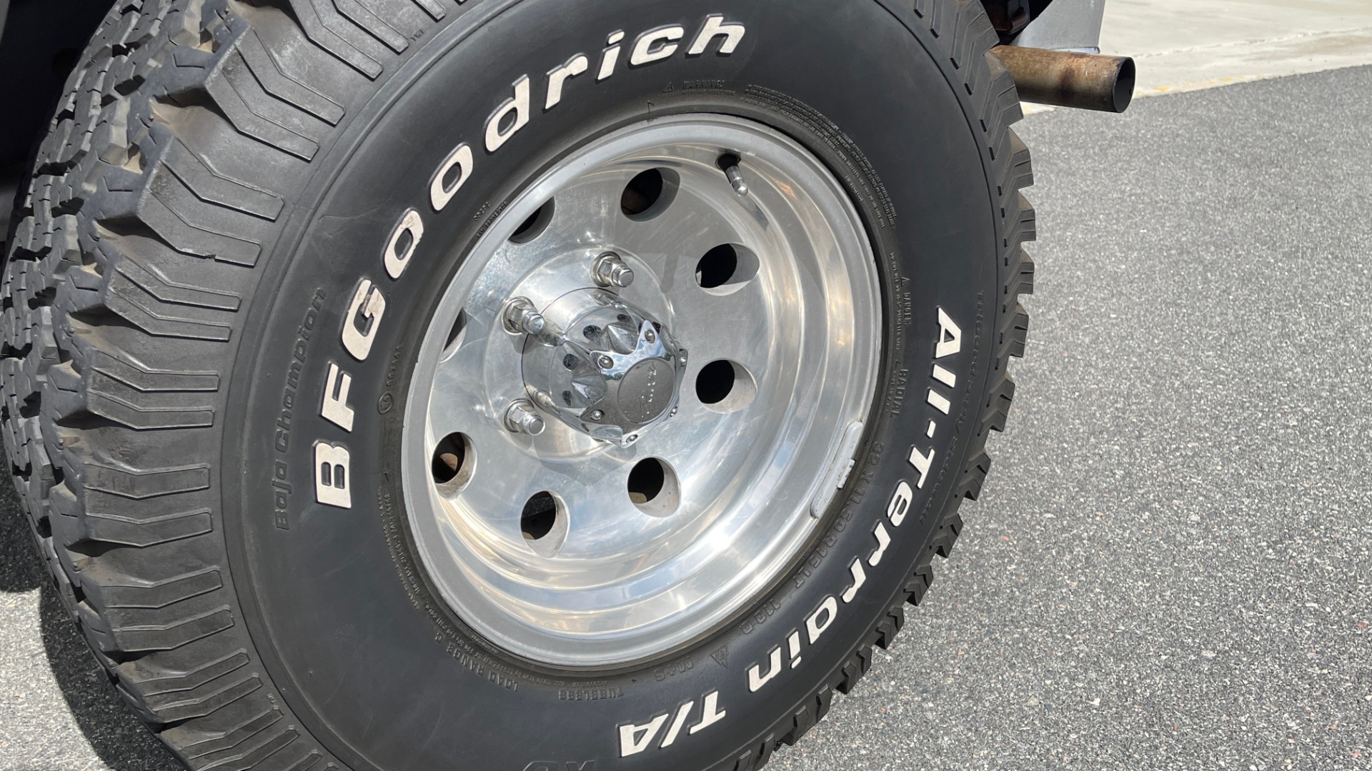 Used 1986 Jeep CJ-7 SOFT-TOP / 4X4 / 4.2L I6 / 5-SPEED MANUAL / HERTZ SPEAKERS / BFG TIRES for sale $20,999 at Formula Imports in Charlotte NC 28227 34