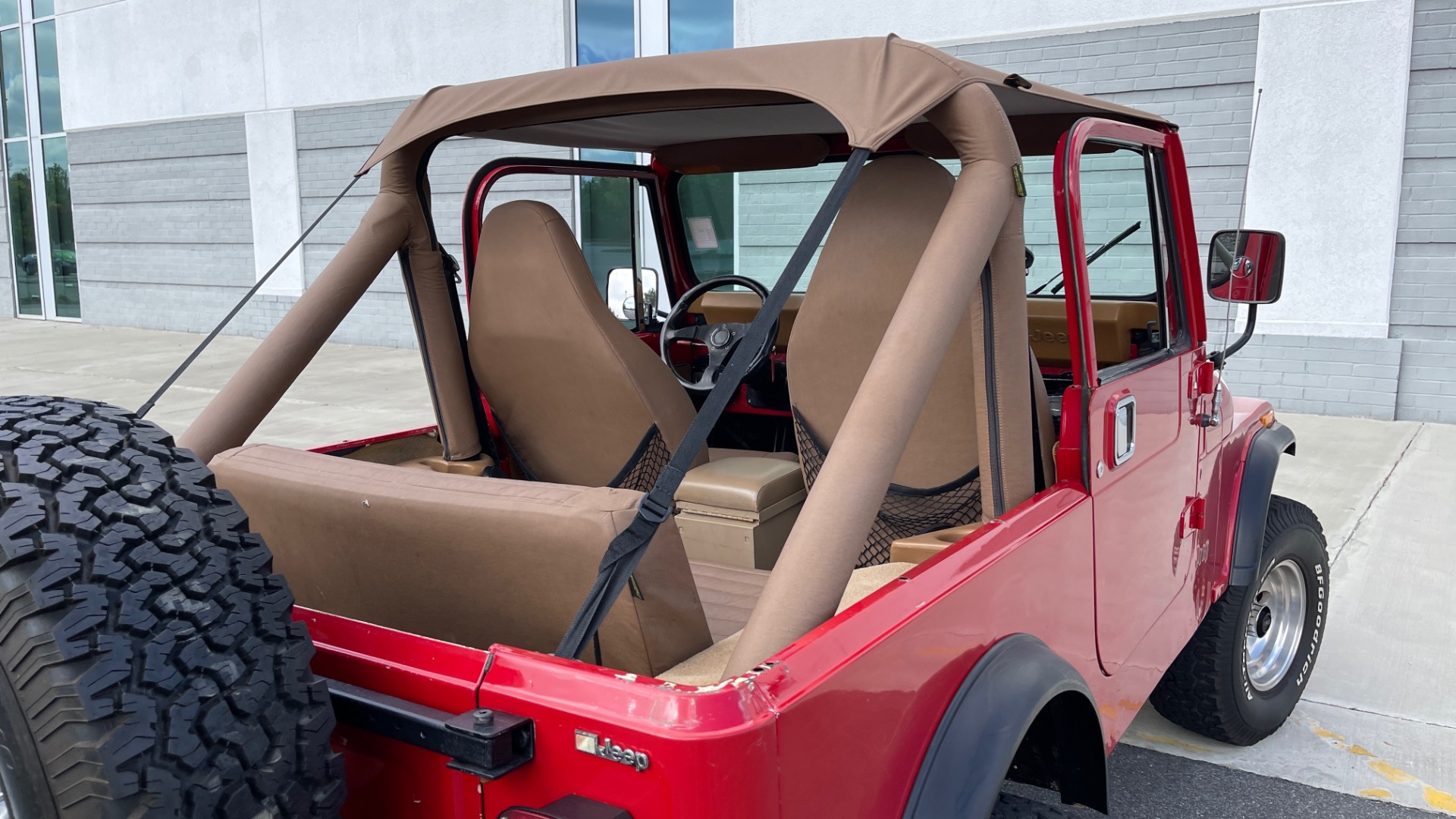 Used 1986 Jeep CJ-7 SOFT-TOP / 4X4 / 4.2L I6 / 5-SPEED MANUAL / HERTZ SPEAKERS / BFG TIRES for sale $20,999 at Formula Imports in Charlotte NC 28227 42