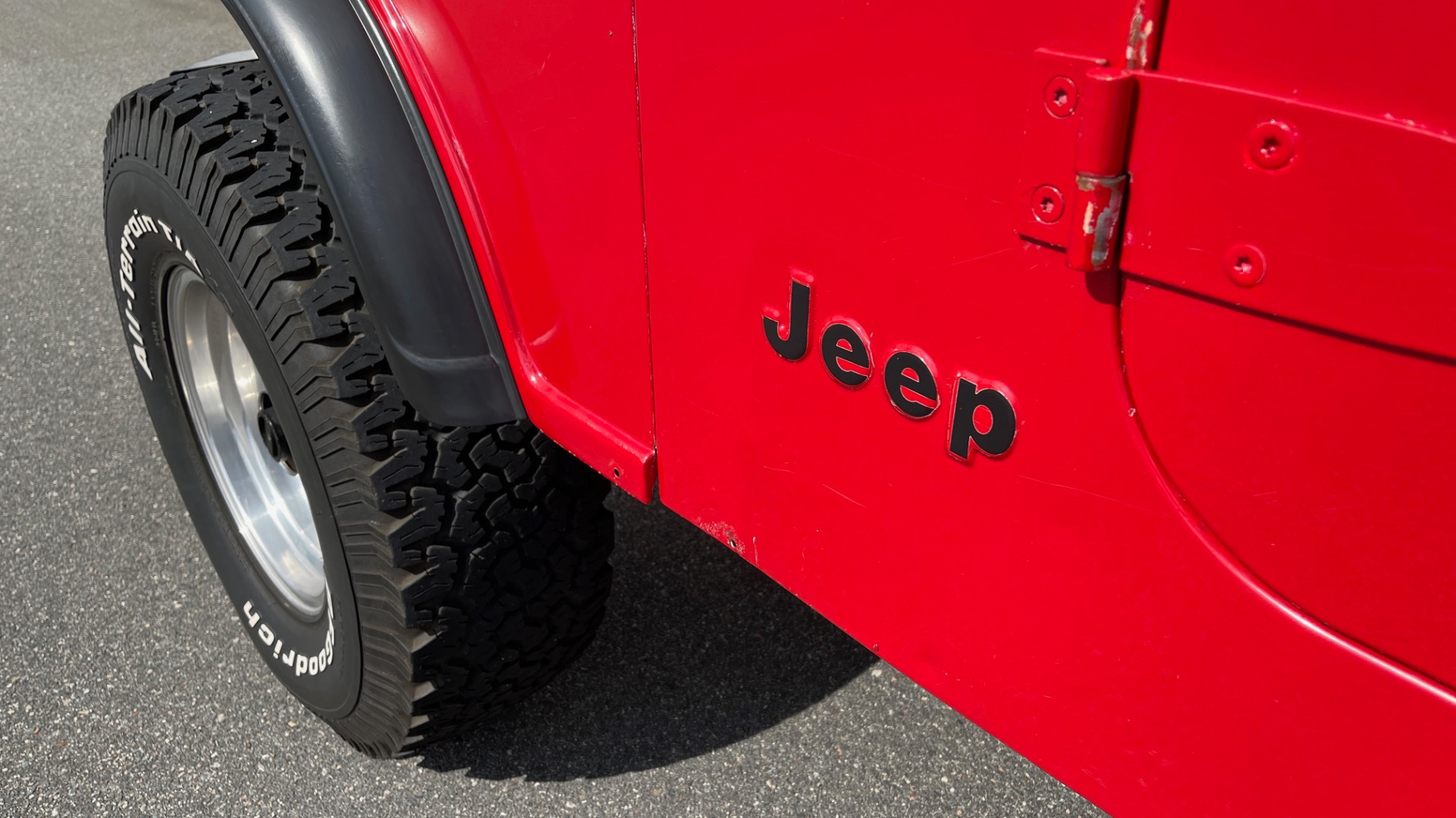 Used 1986 Jeep CJ-7 SOFT-TOP / 4X4 / 4.2L I6 / 5-SPEED MANUAL / HERTZ SPEAKERS / BFG TIRES for sale $20,999 at Formula Imports in Charlotte NC 28227 6