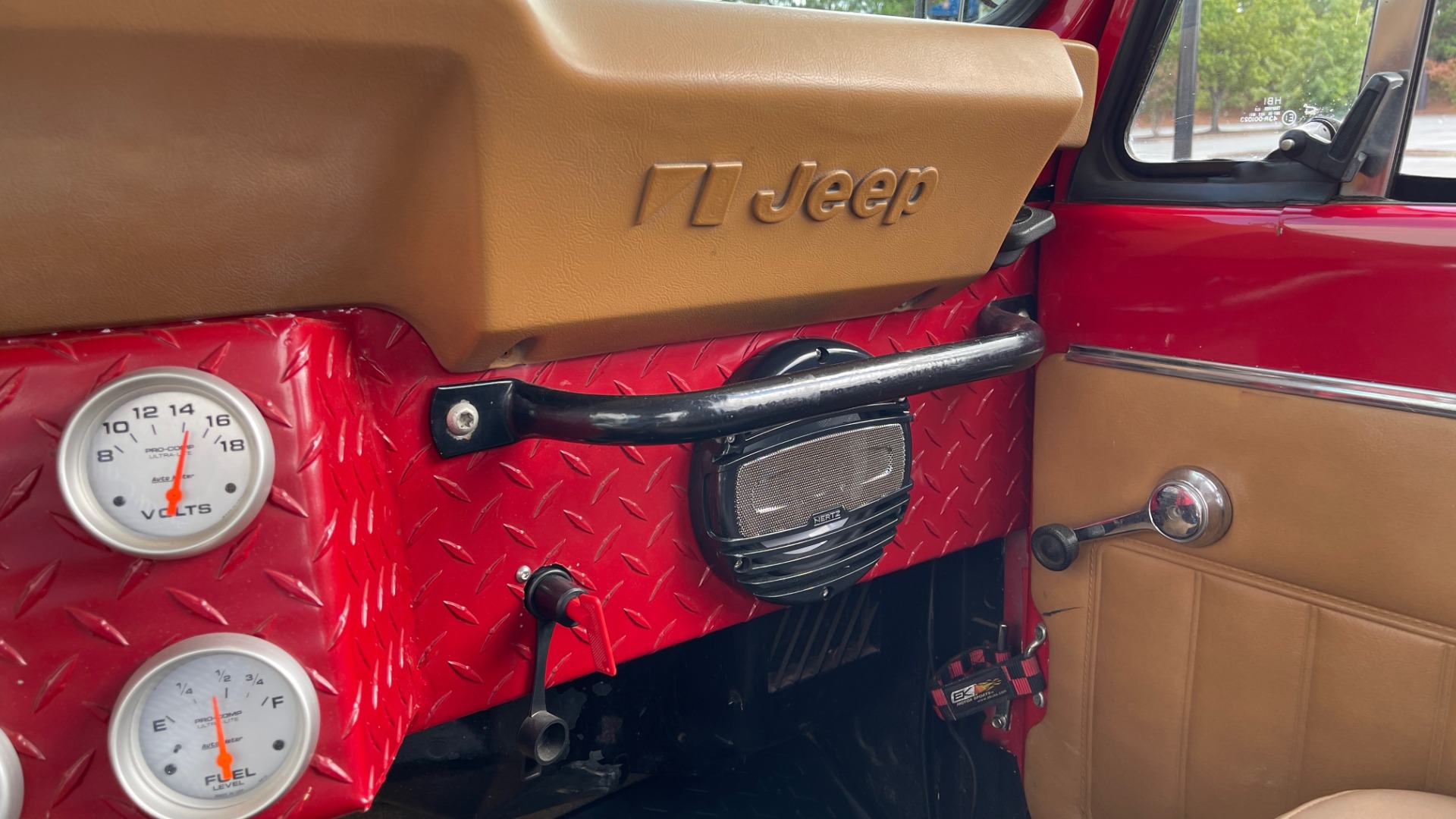 Used 1986 Jeep CJ-7 SOFT-TOP / 4X4 / 4.2L I6 / 5-SPEED MANUAL / HERTZ SPEAKERS / BFG TIRES for sale $20,999 at Formula Imports in Charlotte NC 28227 67
