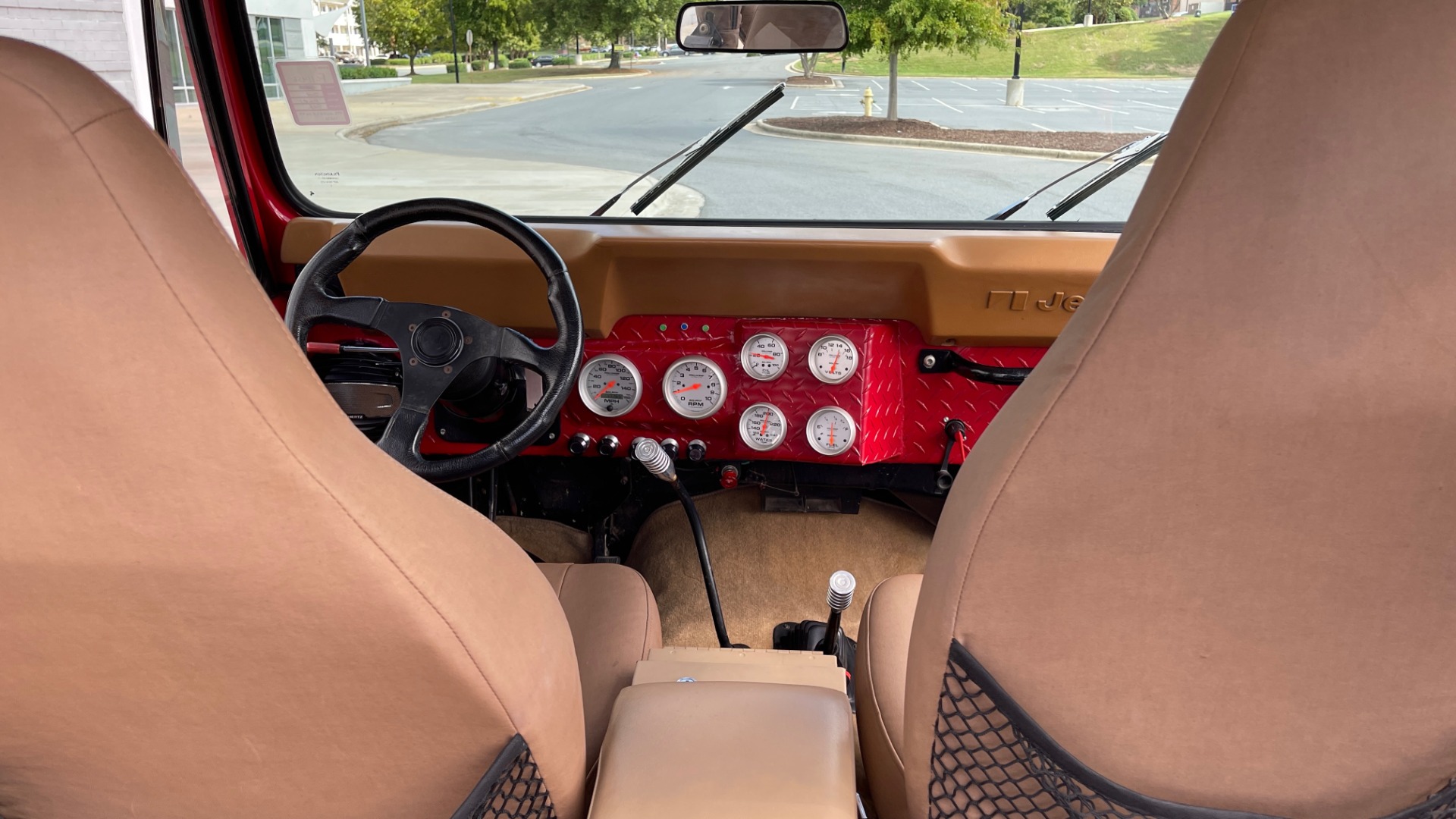 Used 1986 Jeep CJ-7 SOFT-TOP / 4X4 / 4.2L I6 / 5-SPEED MANUAL / HERTZ SPEAKERS / BFG TIRES for sale $20,999 at Formula Imports in Charlotte NC 28227 75