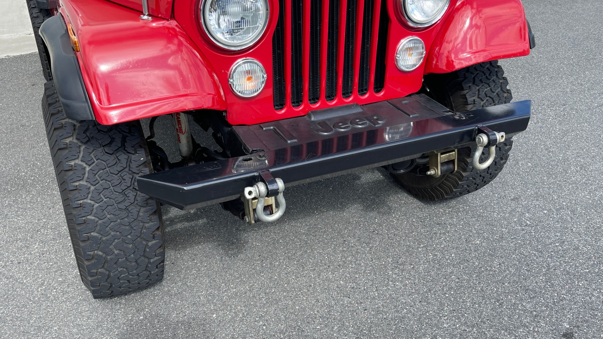 Used 1986 Jeep CJ-7 SOFT-TOP / 4X4 / 4.2L I6 / 5-SPEED MANUAL / HERTZ SPEAKERS / BFG TIRES for sale $20,999 at Formula Imports in Charlotte NC 28227 9