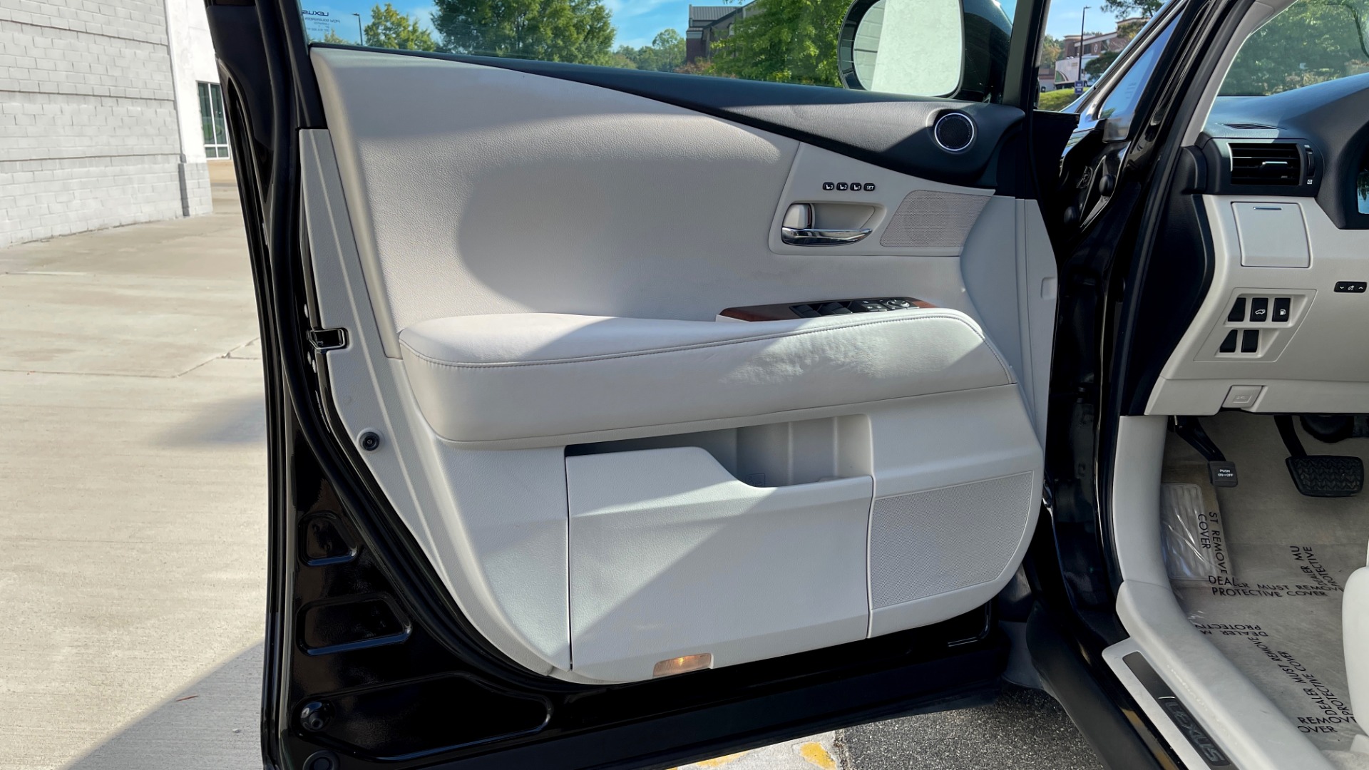 Used 2011 Lexus RX 350 PREMIUM / TOWING PREP PKG / VENTILATED STS / SUNROOF / REARVIEW for sale Sold at Formula Imports in Charlotte NC 28227 23