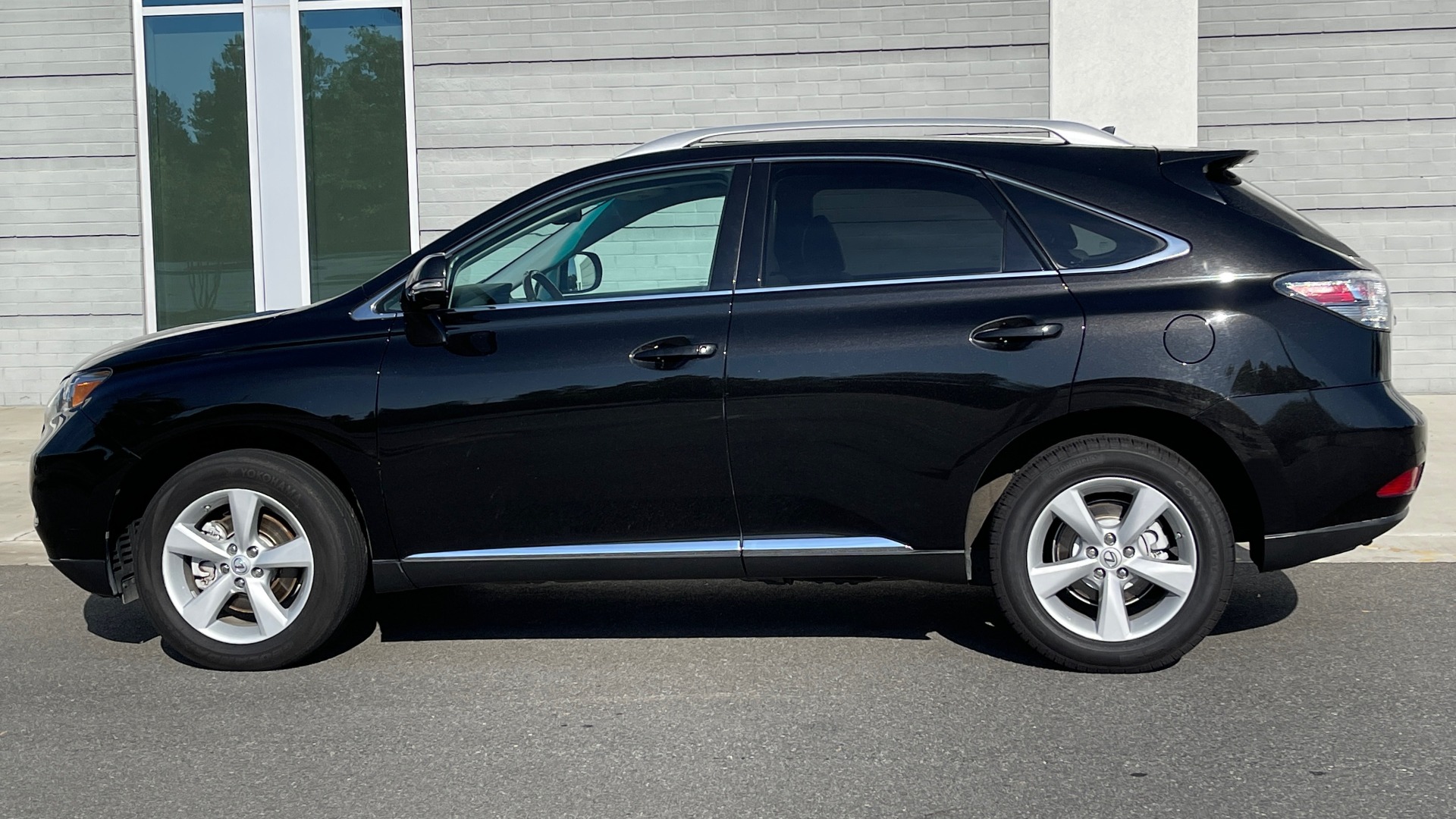 Used 2011 Lexus RX 350 PREMIUM / TOWING PREP PKG / VENTILATED STS / SUNROOF / REARVIEW for sale Sold at Formula Imports in Charlotte NC 28227 3