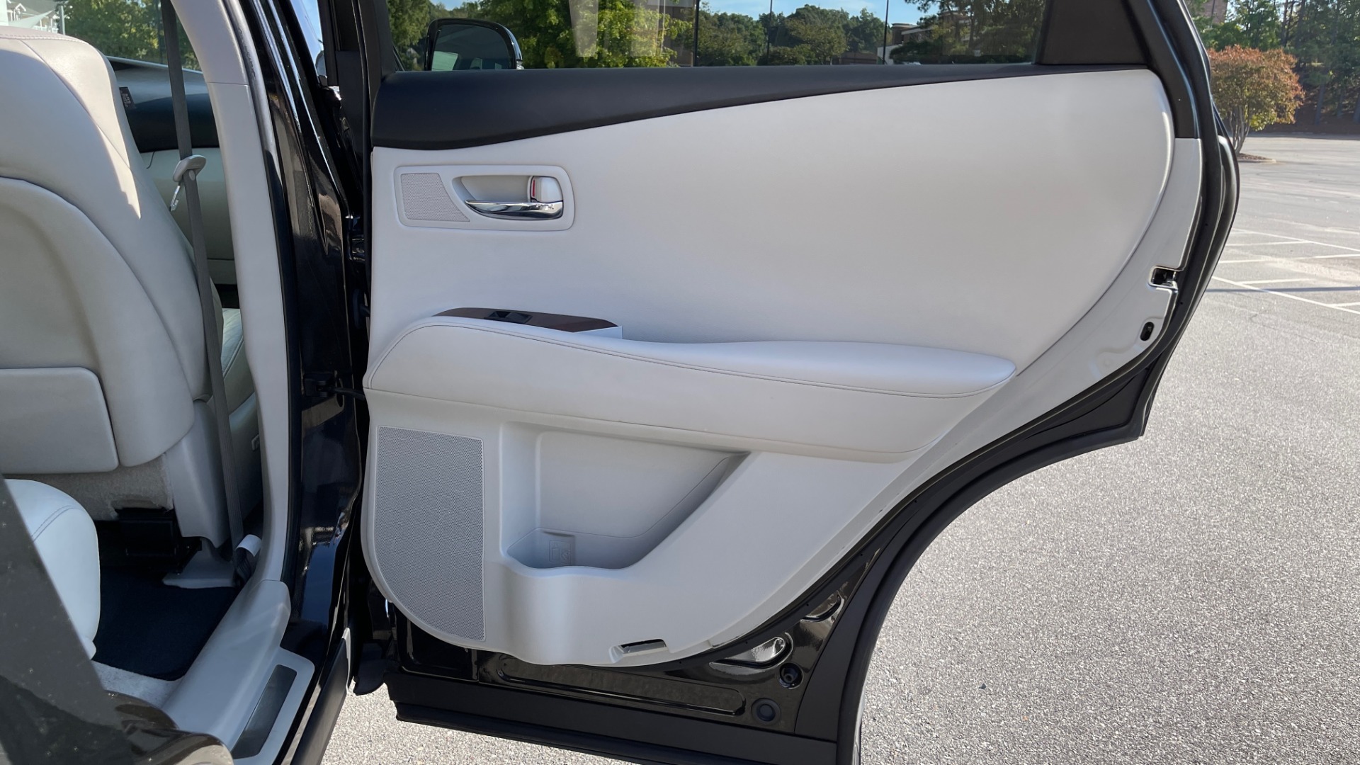 Used 2011 Lexus RX 350 PREMIUM / TOWING PREP PKG / VENTILATED STS / SUNROOF / REARVIEW for sale Sold at Formula Imports in Charlotte NC 28227 52