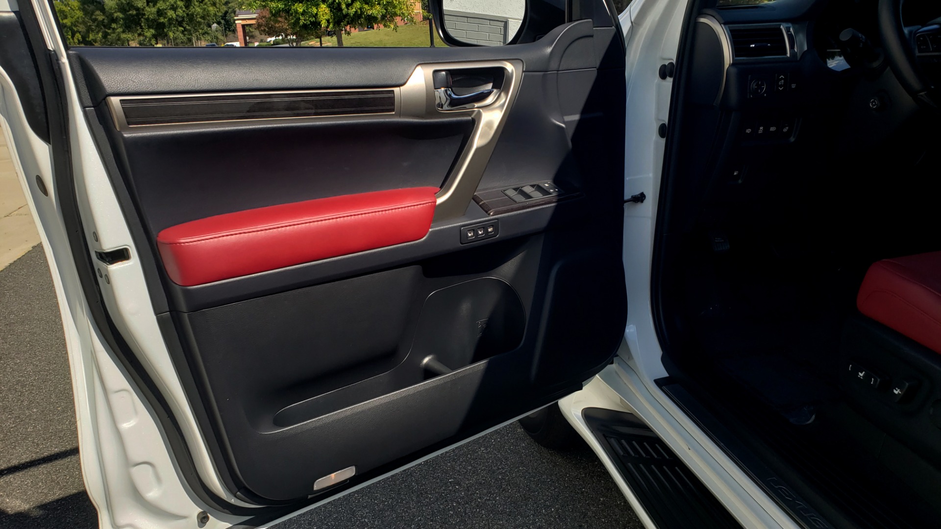 Used 2021 Lexus GX 460 PREMIUM / AWD / NAV / SUNROOF / 3-ROW / REARVIEW for sale Sold at Formula Imports in Charlotte NC 28227 31