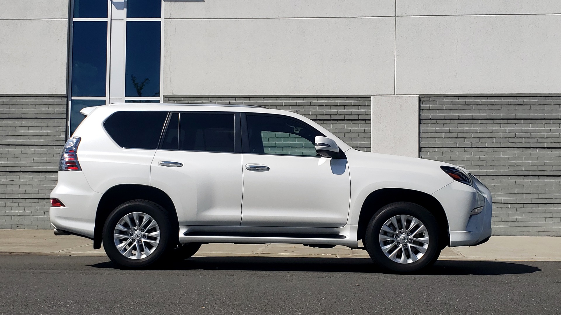 Used 2021 Lexus GX 460 PREMIUM / AWD / NAV / SUNROOF / 3-ROW / REARVIEW for sale Sold at Formula Imports in Charlotte NC 28227 9
