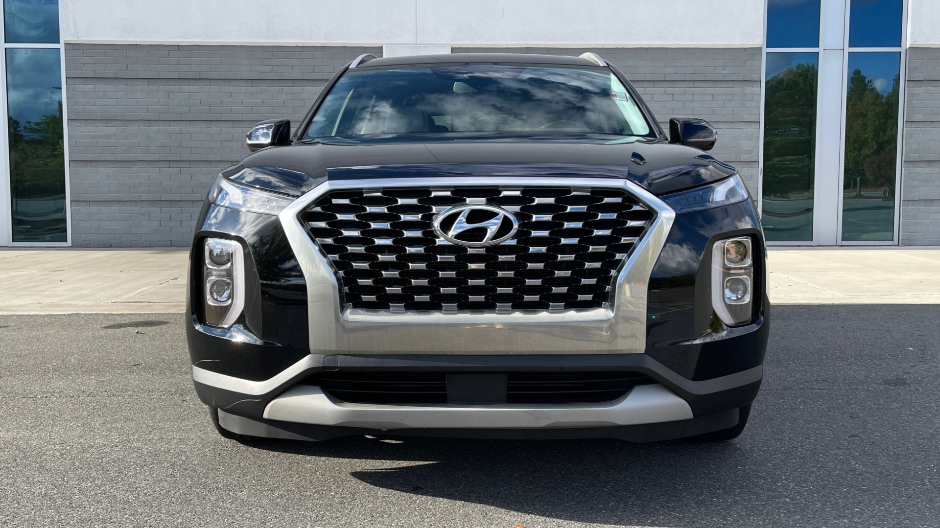 Used 2020 Hyundai PALISADE SEL / 3.8L V6 / FWD / 8-SPD AUTO / SUNROOF / 3-ROW / REARVIEW for sale Sold at Formula Imports in Charlotte NC 28227 12
