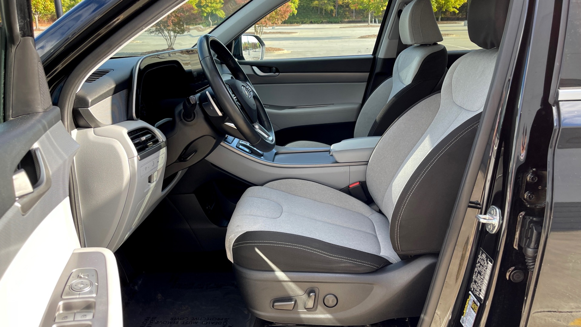 Used 2020 Hyundai PALISADE SEL / 3.8L V6 / FWD / 8-SPD AUTO / SUNROOF / 3-ROW / REARVIEW for sale $38,599 at Formula Imports in Charlotte NC 28227 23
