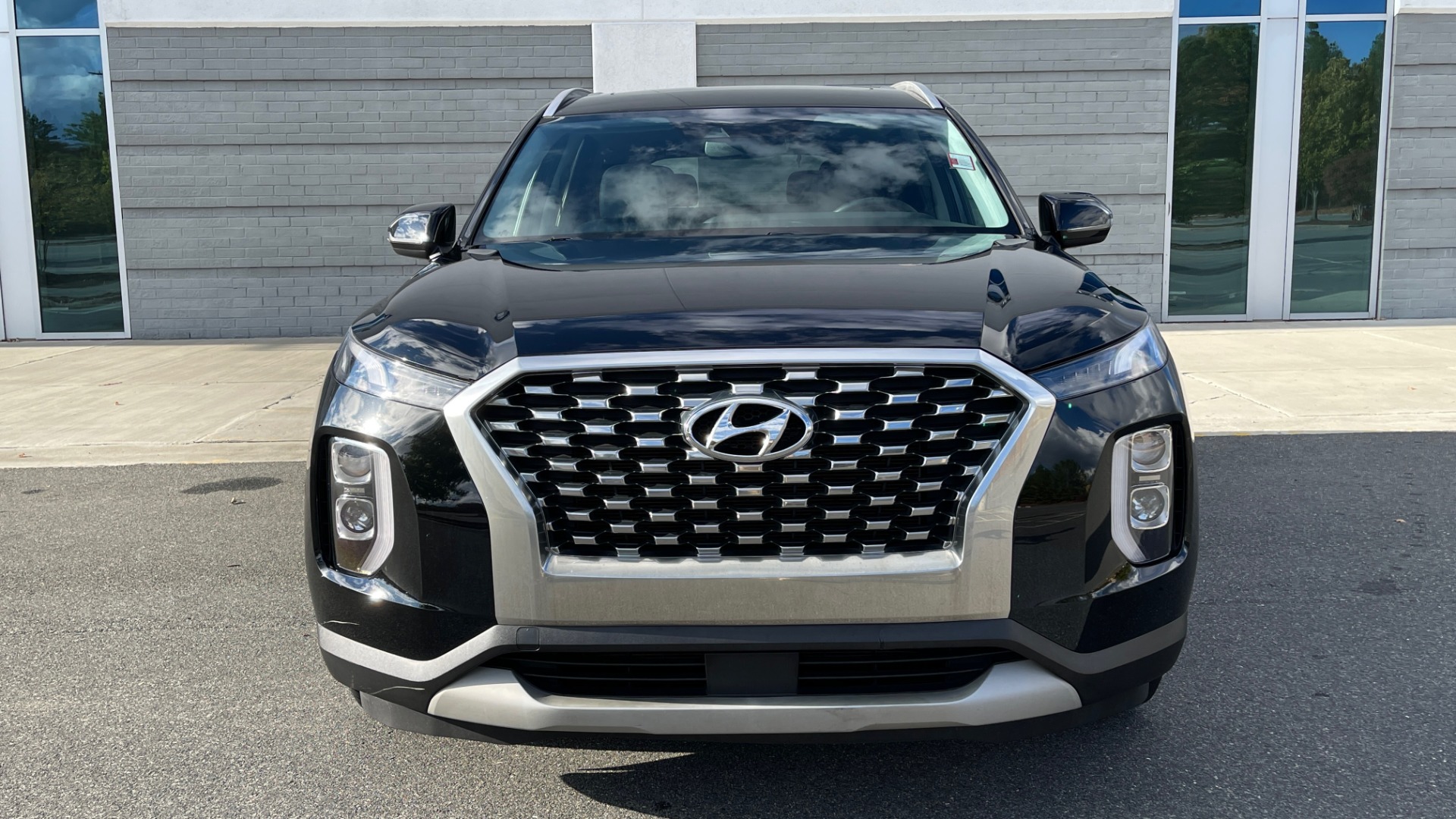 Used 2020 Hyundai PALISADE SEL / 3.8L V6 / FWD / 8-SPD AUTO / SUNROOF / 3-ROW / REARVIEW for sale $38,599 at Formula Imports in Charlotte NC 28227 7