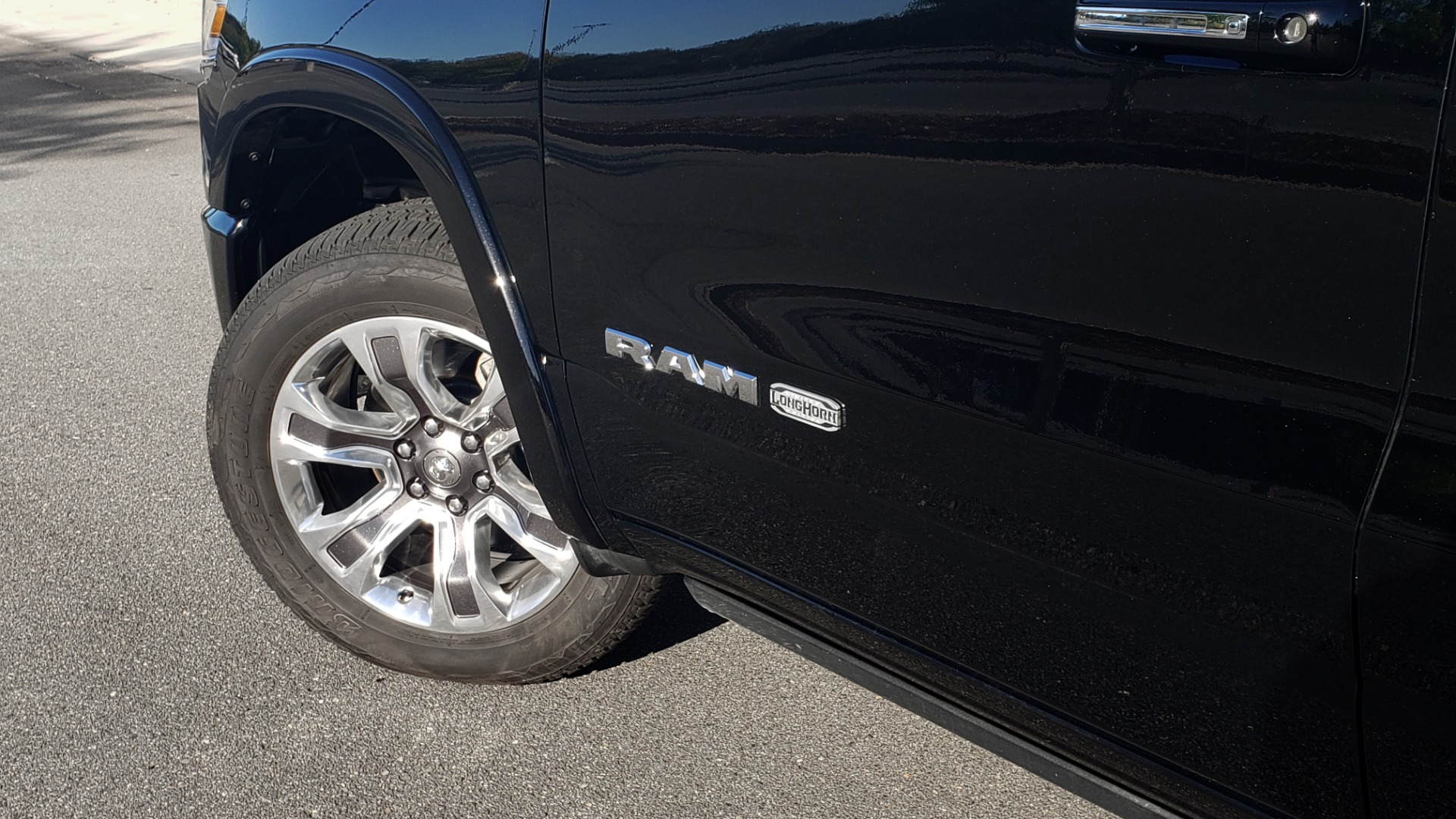 Used 2021 Ram 1500 LONGHORN LIMITED 4X4 / 5.7L HEMI / CREWCAB / H/K SND / PANO-ROOF / REARVIEW for sale Sold at Formula Imports in Charlotte NC 28227 11