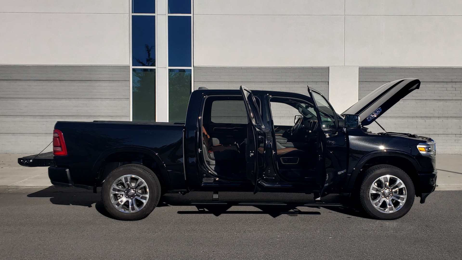 Used 2021 Ram 1500 LONGHORN LIMITED 4X4 / 5.7L HEMI / CREWCAB / H/K SND / PANO-ROOF / REARVIEW for sale Sold at Formula Imports in Charlotte NC 28227 15