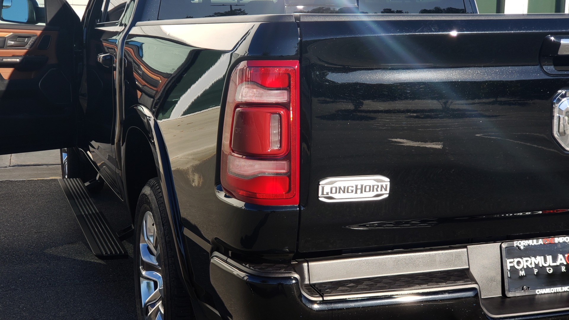 Used 2021 Ram 1500 LONGHORN LIMITED 4X4 / 5.7L HEMI / CREWCAB / H/K SND / PANO-ROOF / REARVIEW for sale Sold at Formula Imports in Charlotte NC 28227 29