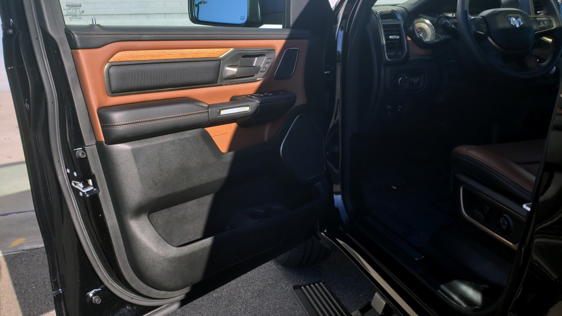 Used 2021 Ram 1500 LONGHORN LIMITED 4X4 / 5.7L HEMI / CREWCAB / H/K SND / PANO-ROOF / REARVIEW for sale Sold at Formula Imports in Charlotte NC 28227 32