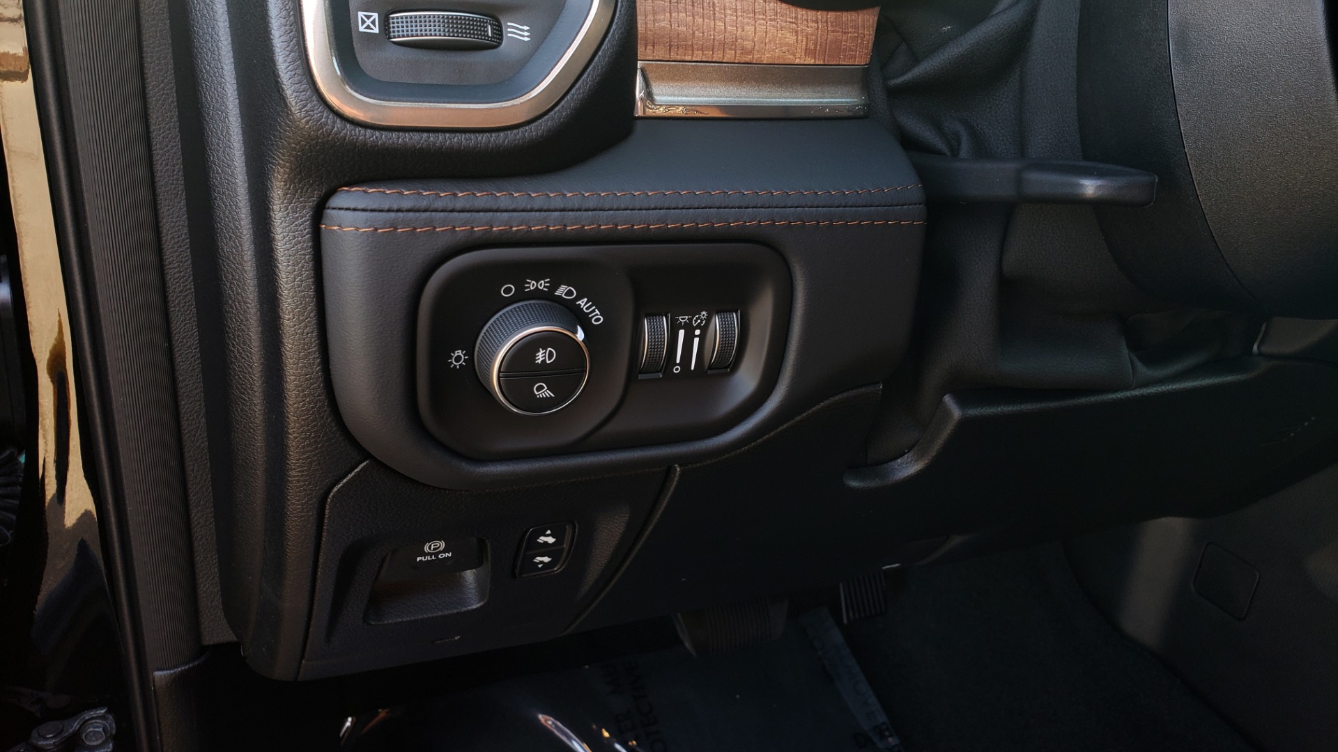 Used 2021 Ram 1500 LONGHORN LIMITED 4X4 / 5.7L HEMI / CREWCAB / H/K SND / PANO-ROOF / REARVIEW for sale Sold at Formula Imports in Charlotte NC 28227 39