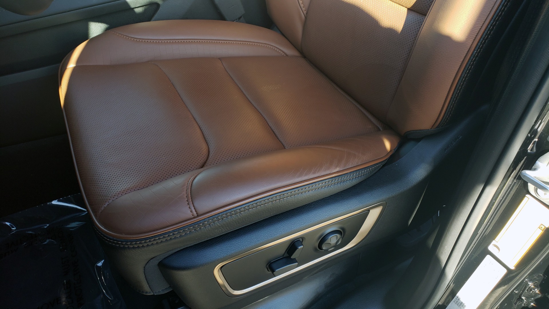Used 2021 Ram 1500 LONGHORN LIMITED 4X4 / 5.7L HEMI / CREWCAB / H/K SND / PANO-ROOF / REARVIEW for sale $65,999 at Formula Imports in Charlotte NC 28227 81