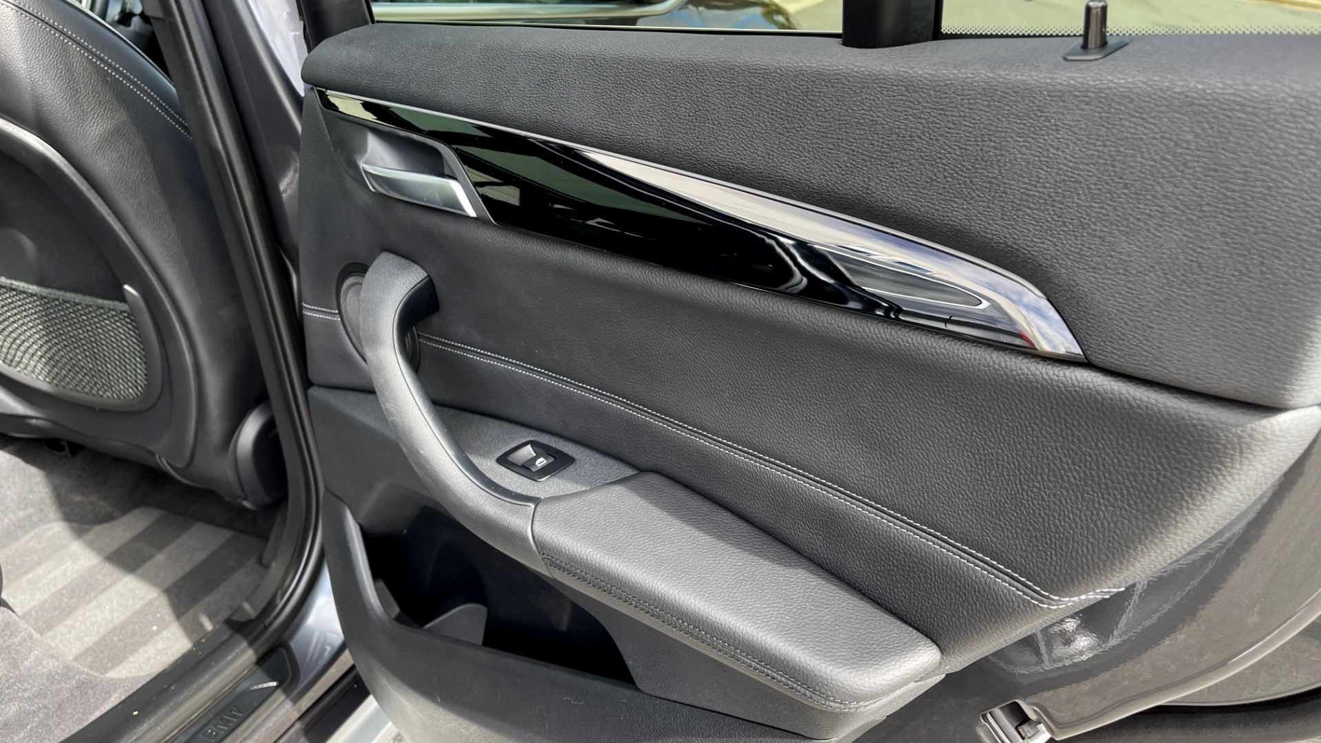 Used 2018 BMW X1 XDRIVE28I / CONV PKG / NAV / HTD STS & STRNG WHL / REARVIEW for sale Sold at Formula Imports in Charlotte NC 28227 53