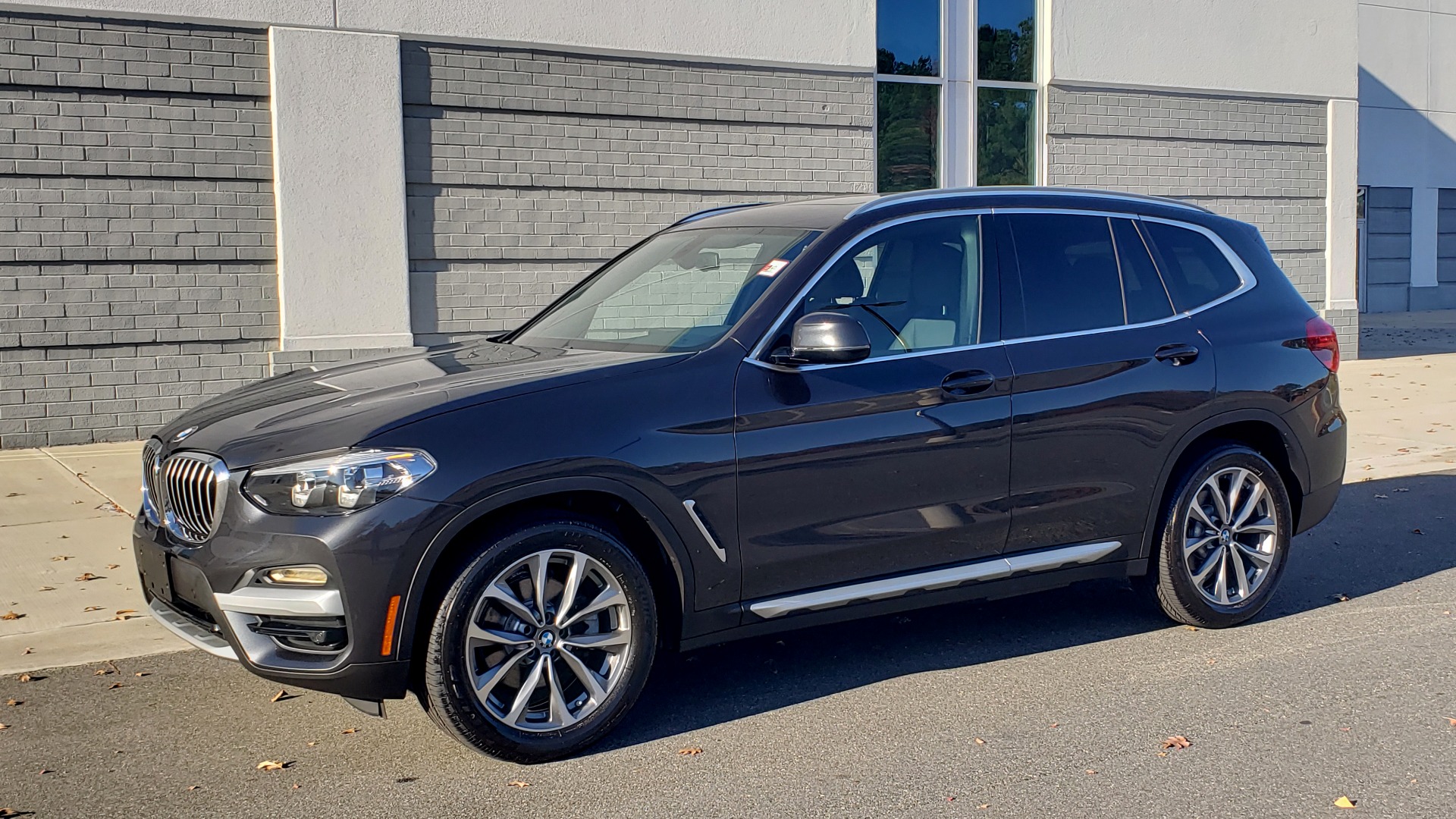Used 2018 BMW X3 XDRIVE30I / NAV / PARK ASST / PANO-ROOF / HTD STS / REARVIEW for sale Sold at Formula Imports in Charlotte NC 28227 4
