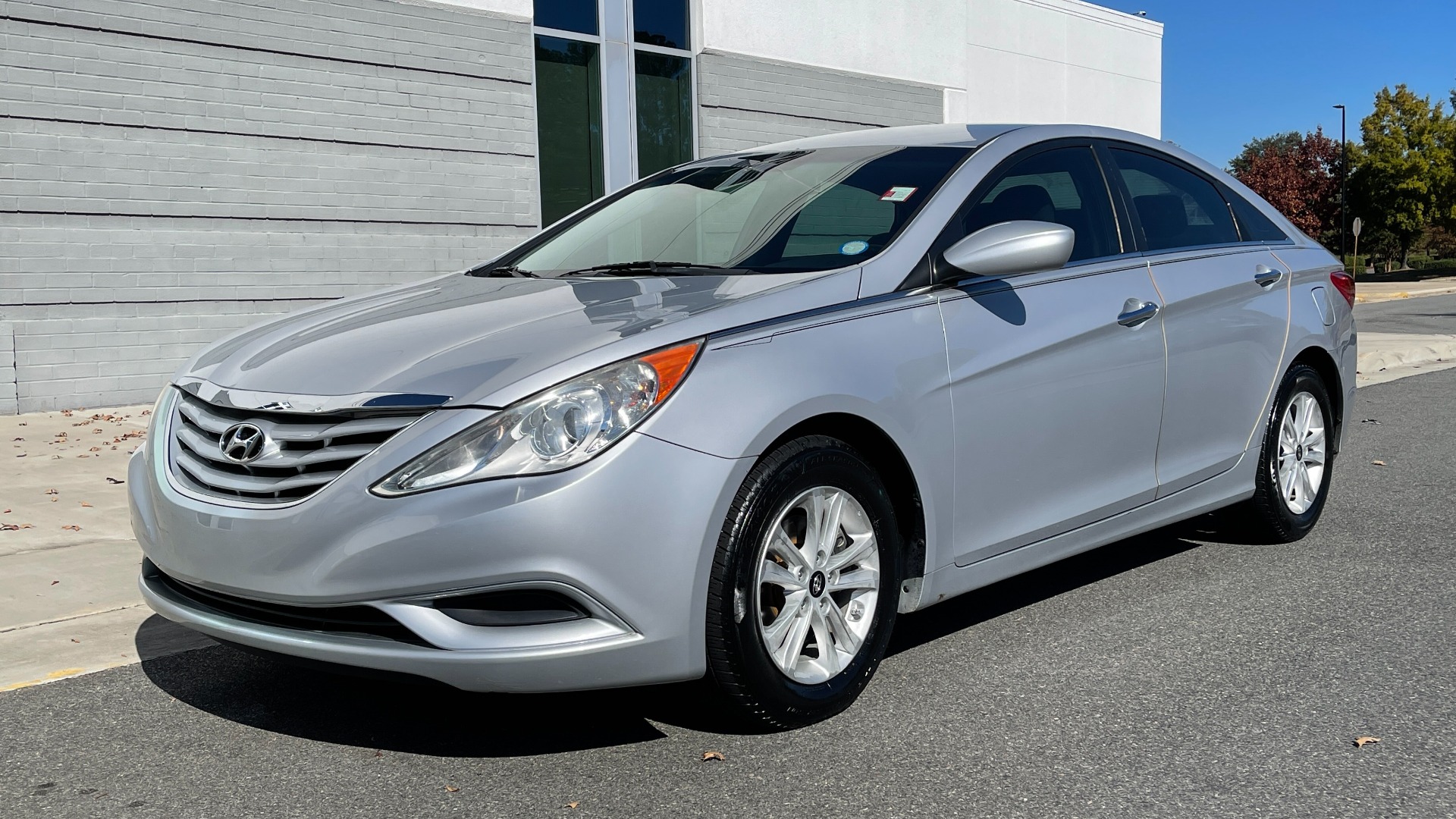 Used 2011 Hyundai SONATA GLS 2.4L SEDAN / AUTO / BLUETOOTH / A/C / 16IN ALLOY WHEELS for sale Sold at Formula Imports in Charlotte NC 28227 2