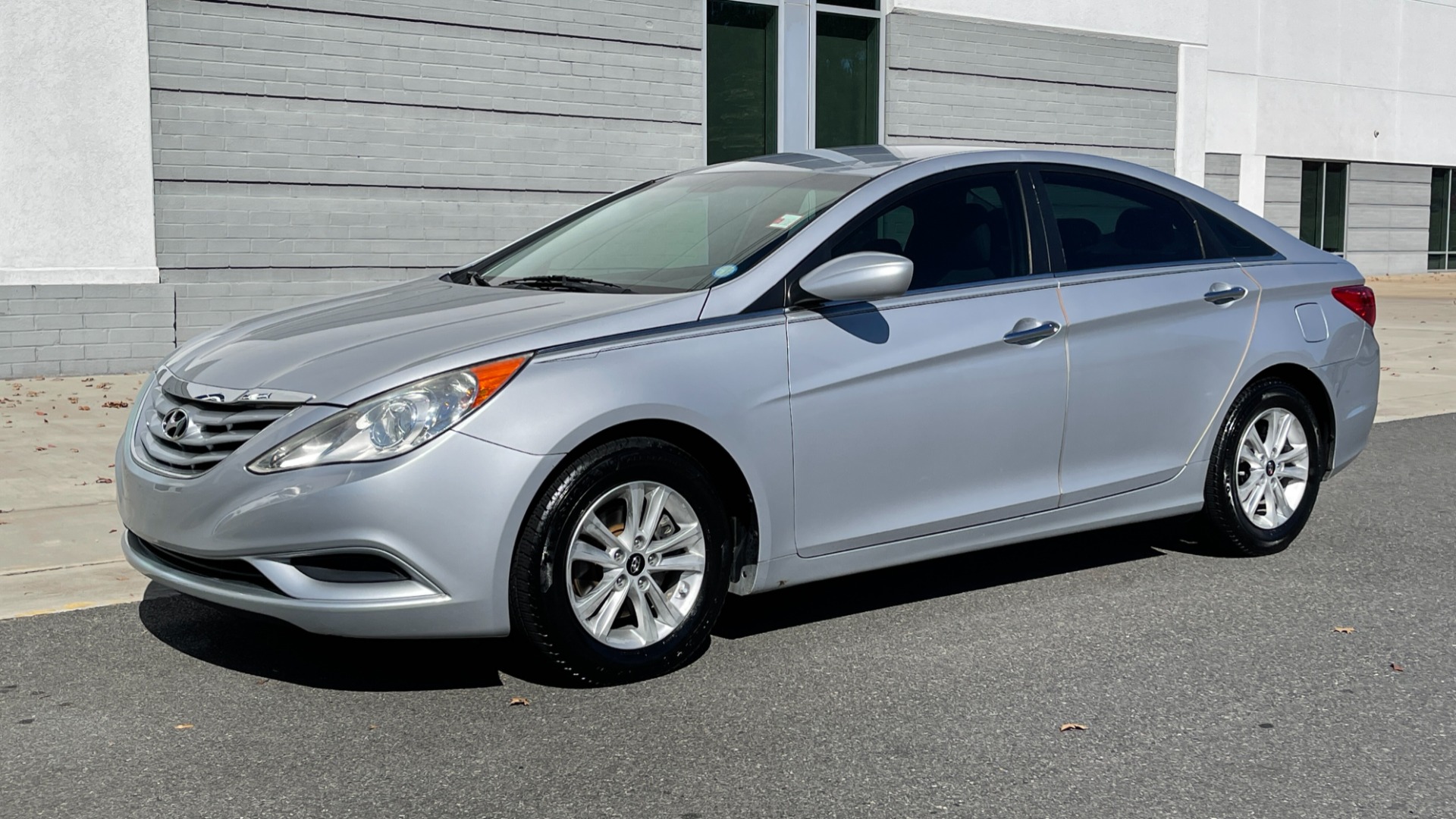 Used 2011 Hyundai SONATA GLS 2.4L SEDAN / AUTO / BLUETOOTH / A/C / 16IN ALLOY WHEELS for sale Sold at Formula Imports in Charlotte NC 28227 5