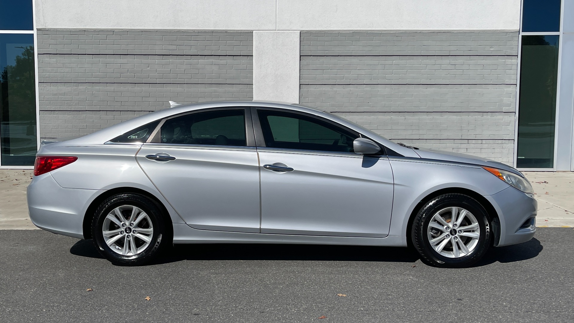 Used 2011 Hyundai SONATA GLS 2.4L SEDAN / AUTO / BLUETOOTH / A/C / 16IN ALLOY WHEELS for sale Sold at Formula Imports in Charlotte NC 28227 9