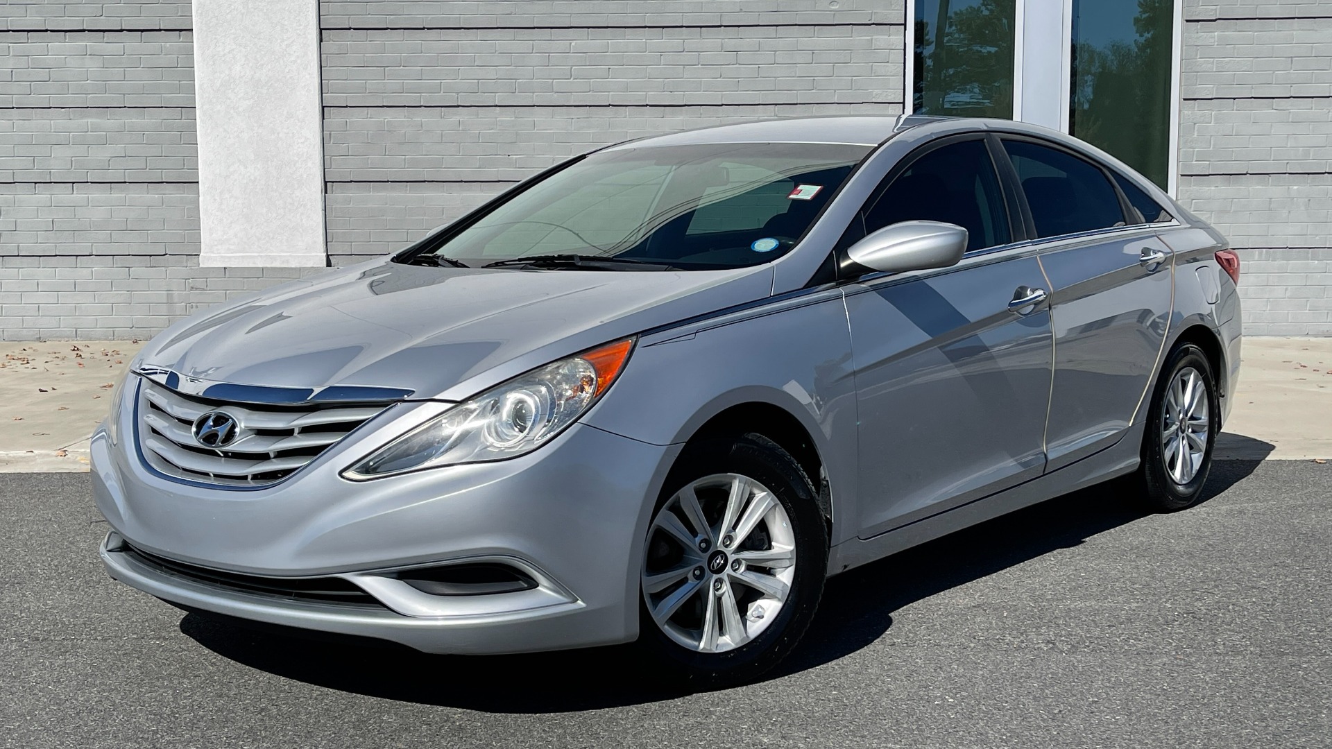 Used 2011 Hyundai SONATA GLS 2.4L SEDAN / AUTO / BLUETOOTH / A/C / 16IN ALLOY WHEELS for sale Sold at Formula Imports in Charlotte NC 28227 1