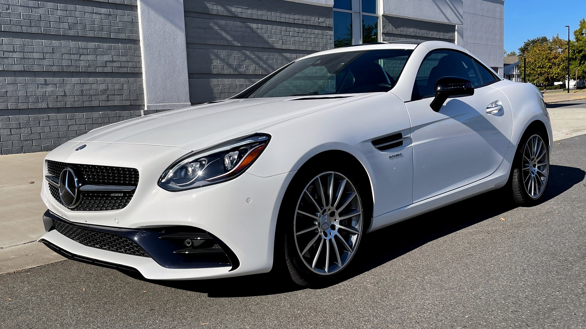 Used 2017 Mercedes-Benz SLC 43 AMG ROADSTER / PREM 3 / NAV / NIGHT PKG / REARVIEW for sale $52,750 at Formula Imports in Charlotte NC 28227 2