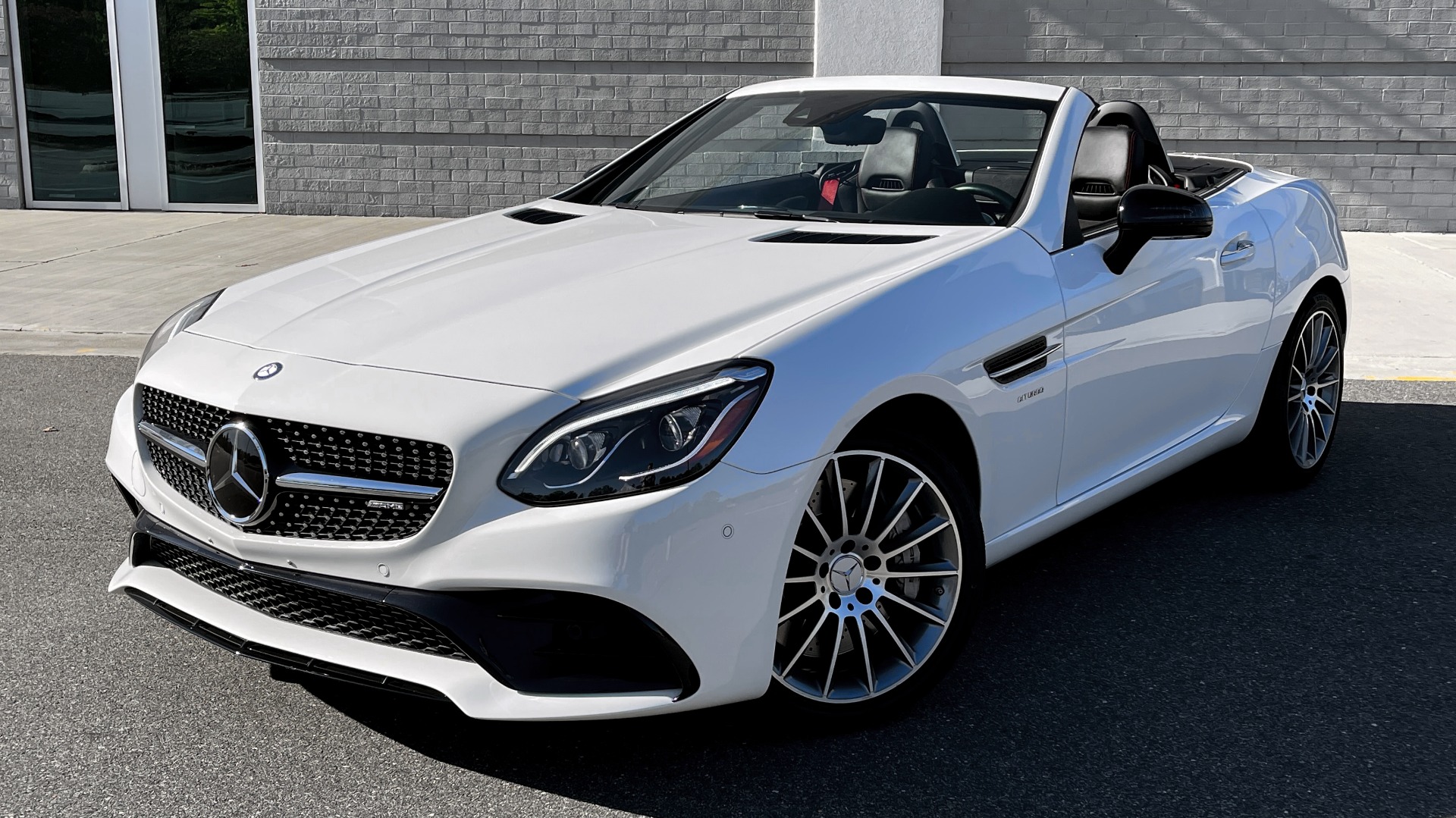 Used 2017 Mercedes-Benz SLC 43 AMG ROADSTER / PREM 3 / NAV / NIGHT PKG / REARVIEW for sale $52,750 at Formula Imports in Charlotte NC 28227 3