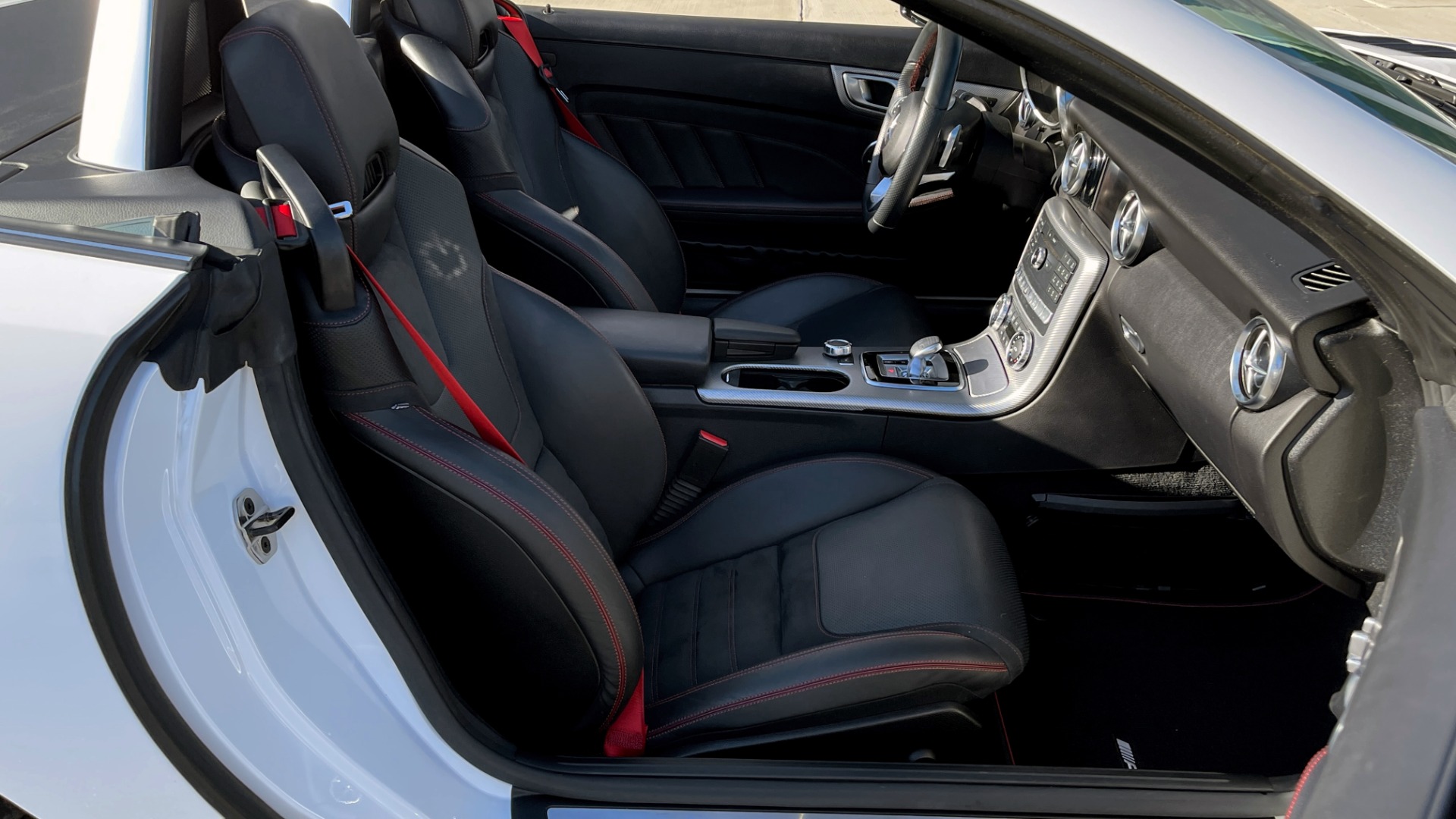 Used 2017 Mercedes-Benz SLC 43 AMG ROADSTER / PREM 3 / NAV / NIGHT PKG / REARVIEW for sale $52,750 at Formula Imports in Charlotte NC 28227 53