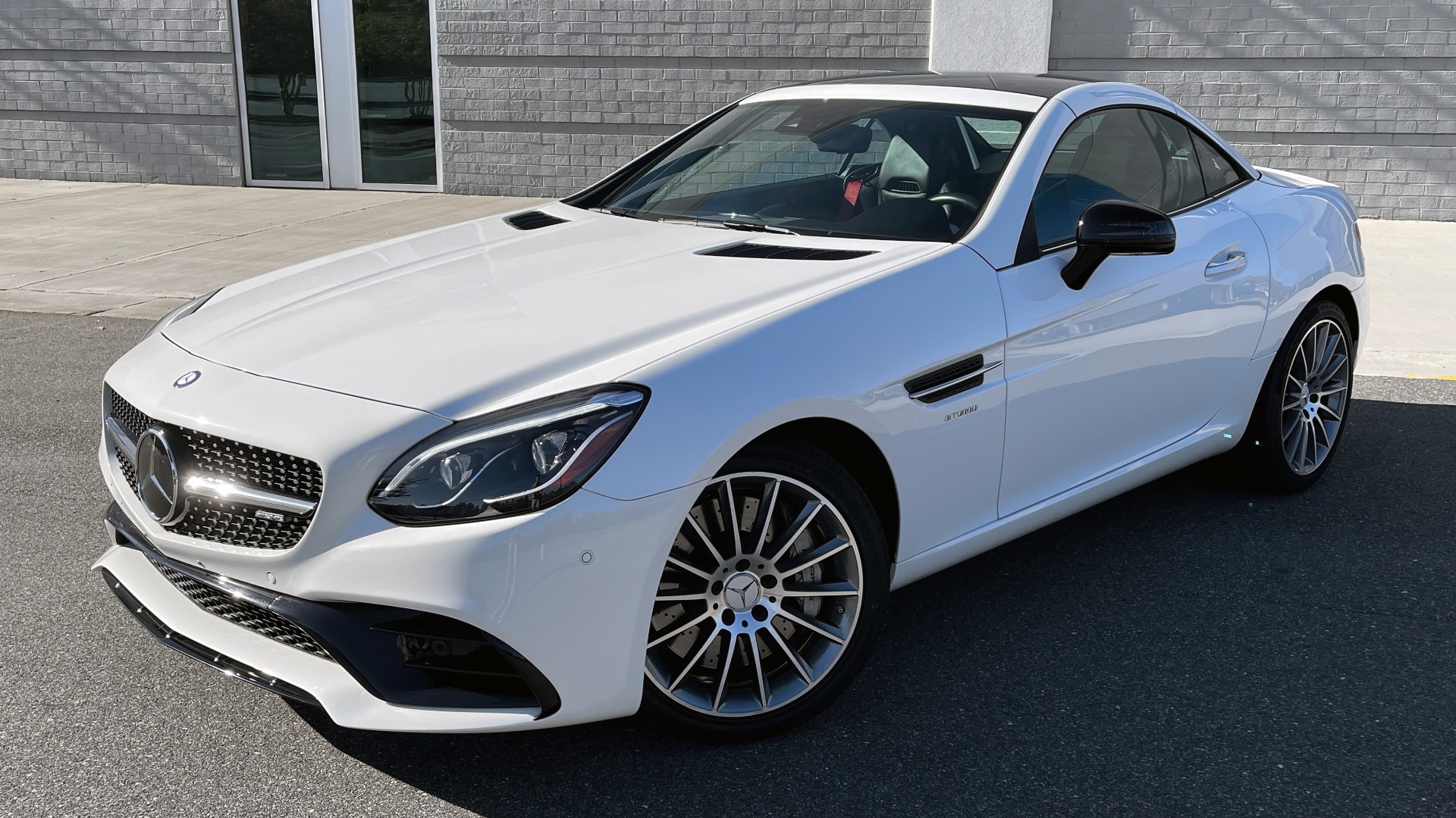 Used 2017 Mercedes-Benz SLC 43 AMG ROADSTER / PREM 3 / NAV / NIGHT PKG / REARVIEW for sale $52,750 at Formula Imports in Charlotte NC 28227 1