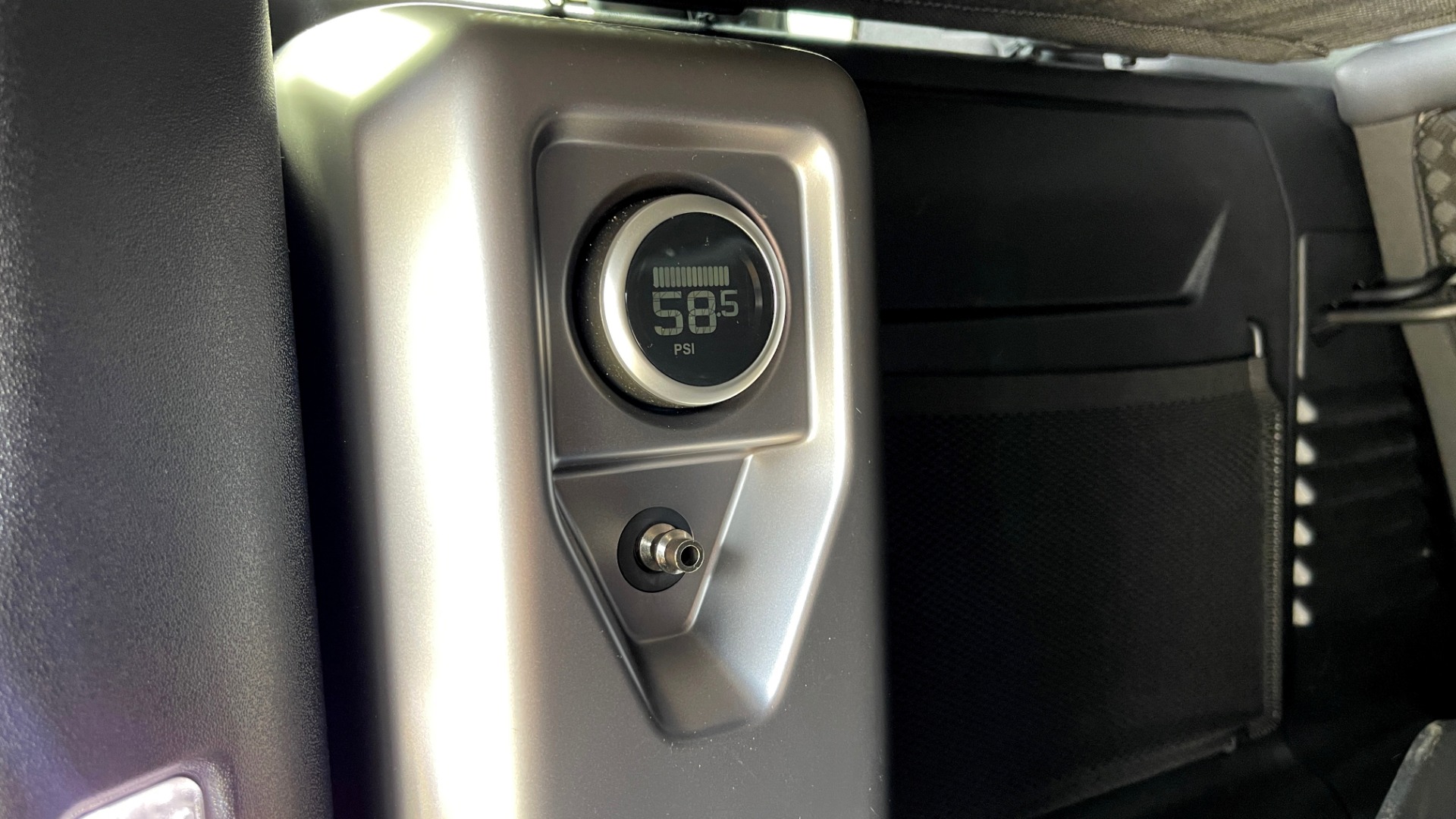 Used 2022 Land Rover DEFENDER X-DYNAMIC SE / TROPHY / LEATHER / NAV / SUNROOF / REARVIEW for sale Sold at Formula Imports in Charlotte NC 28227 34