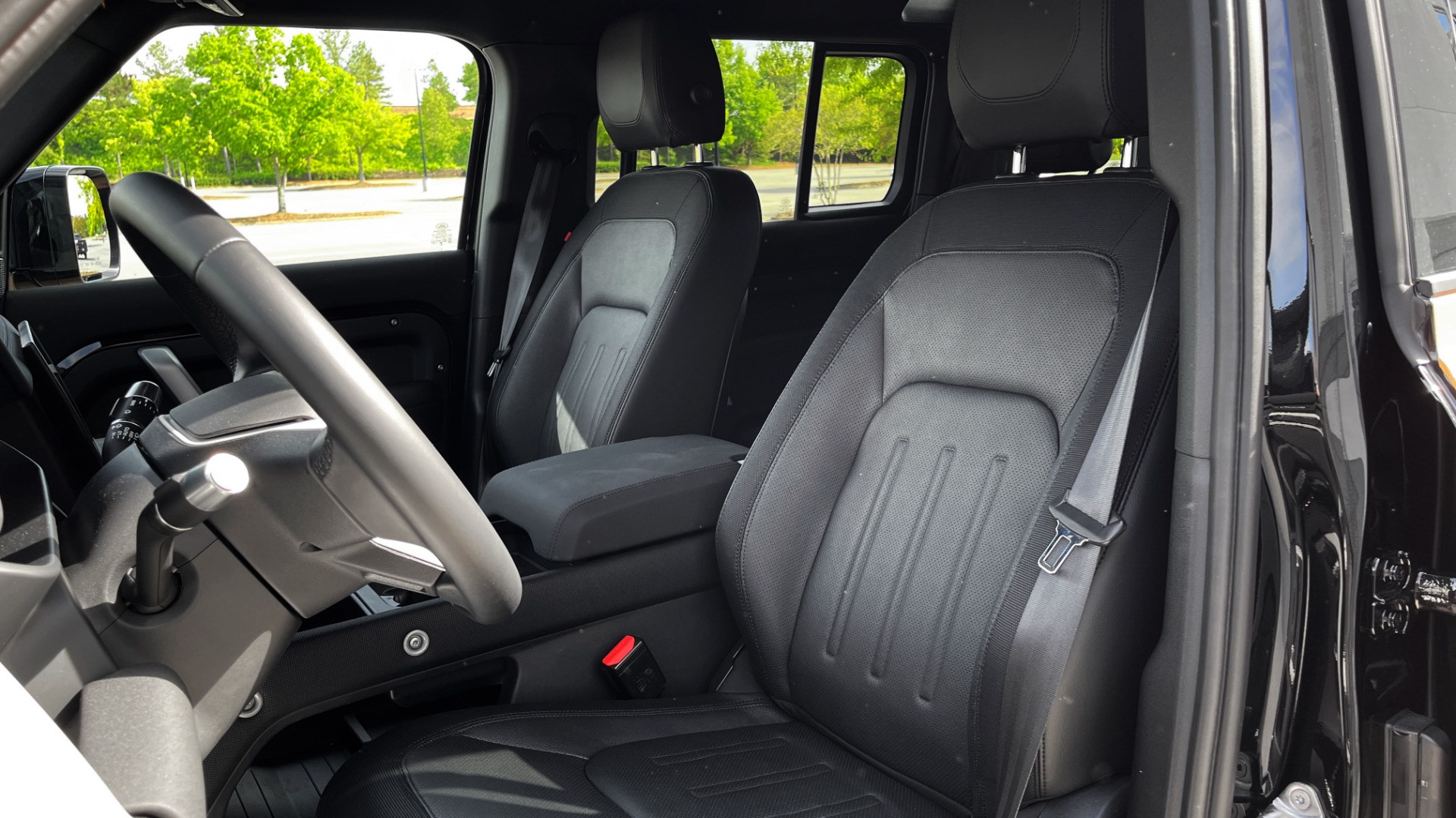 Used 2022 Land Rover DEFENDER X-DYNAMIC SE / TROPHY / LEATHER / NAV / SUNROOF / REARVIEW for sale $106,999 at Formula Imports in Charlotte NC 28227 43