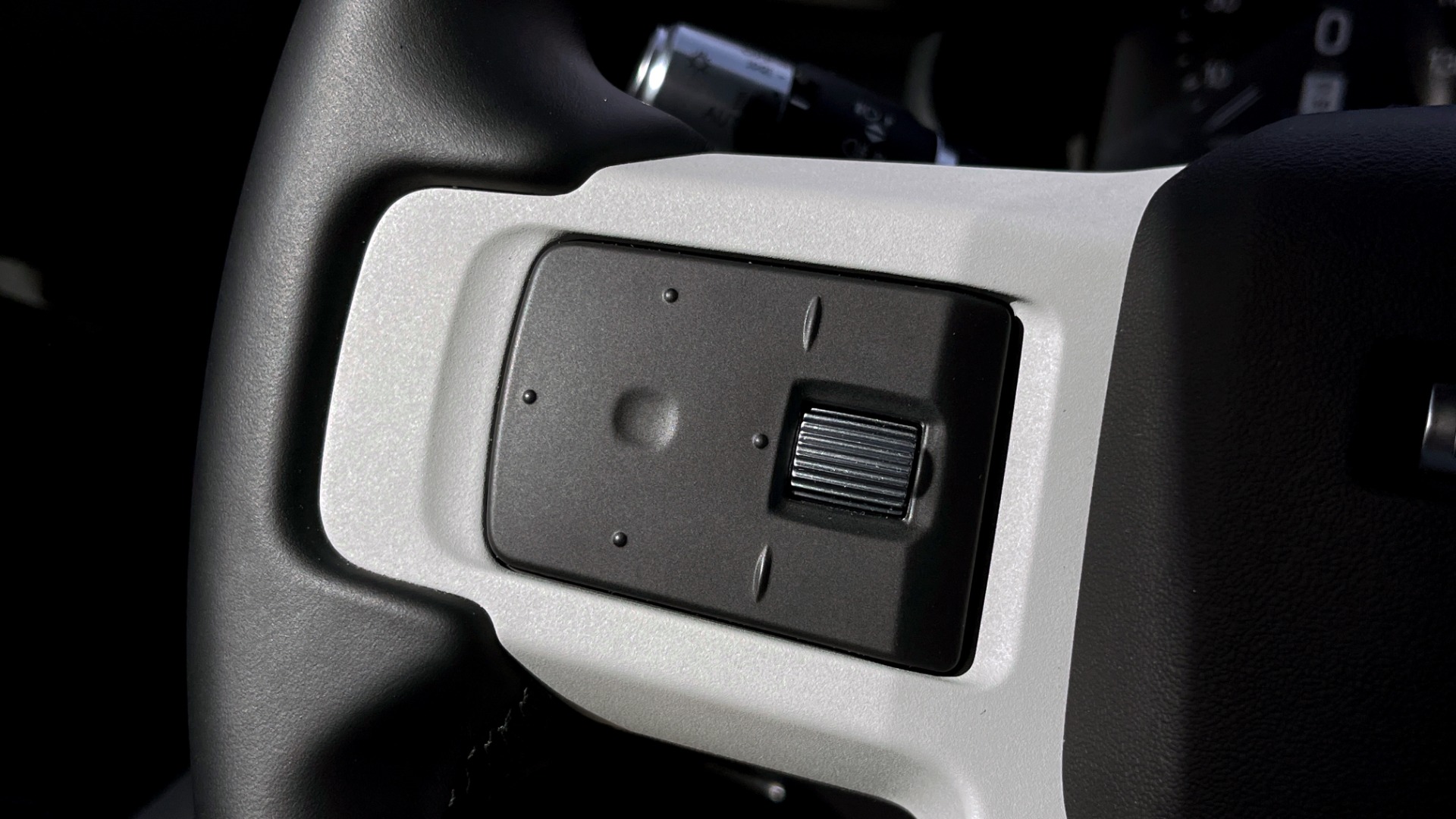 Used 2022 Land Rover DEFENDER X-DYNAMIC SE / TROPHY / LEATHER / NAV / SUNROOF / REARVIEW for sale Sold at Formula Imports in Charlotte NC 28227 44