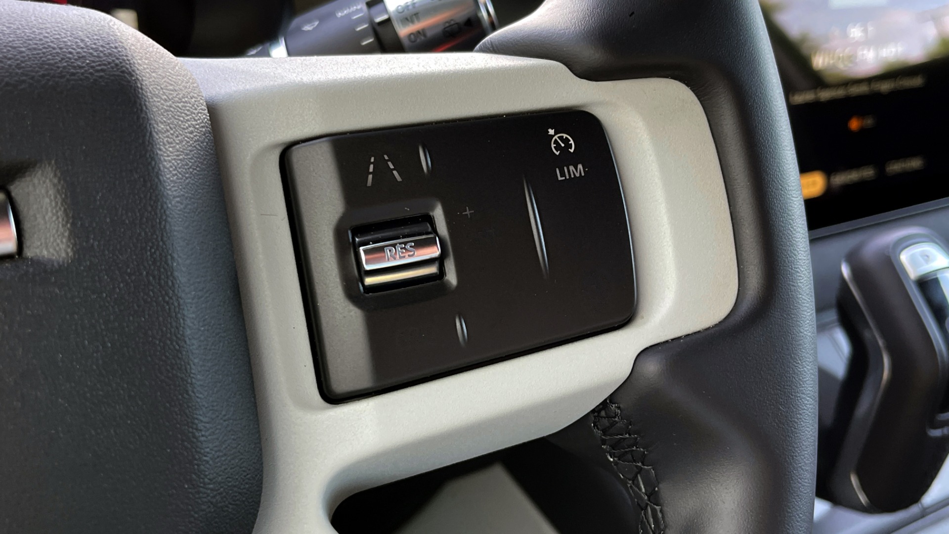 Used 2022 Land Rover DEFENDER X-DYNAMIC SE / TROPHY / LEATHER / NAV / SUNROOF / REARVIEW for sale Sold at Formula Imports in Charlotte NC 28227 45