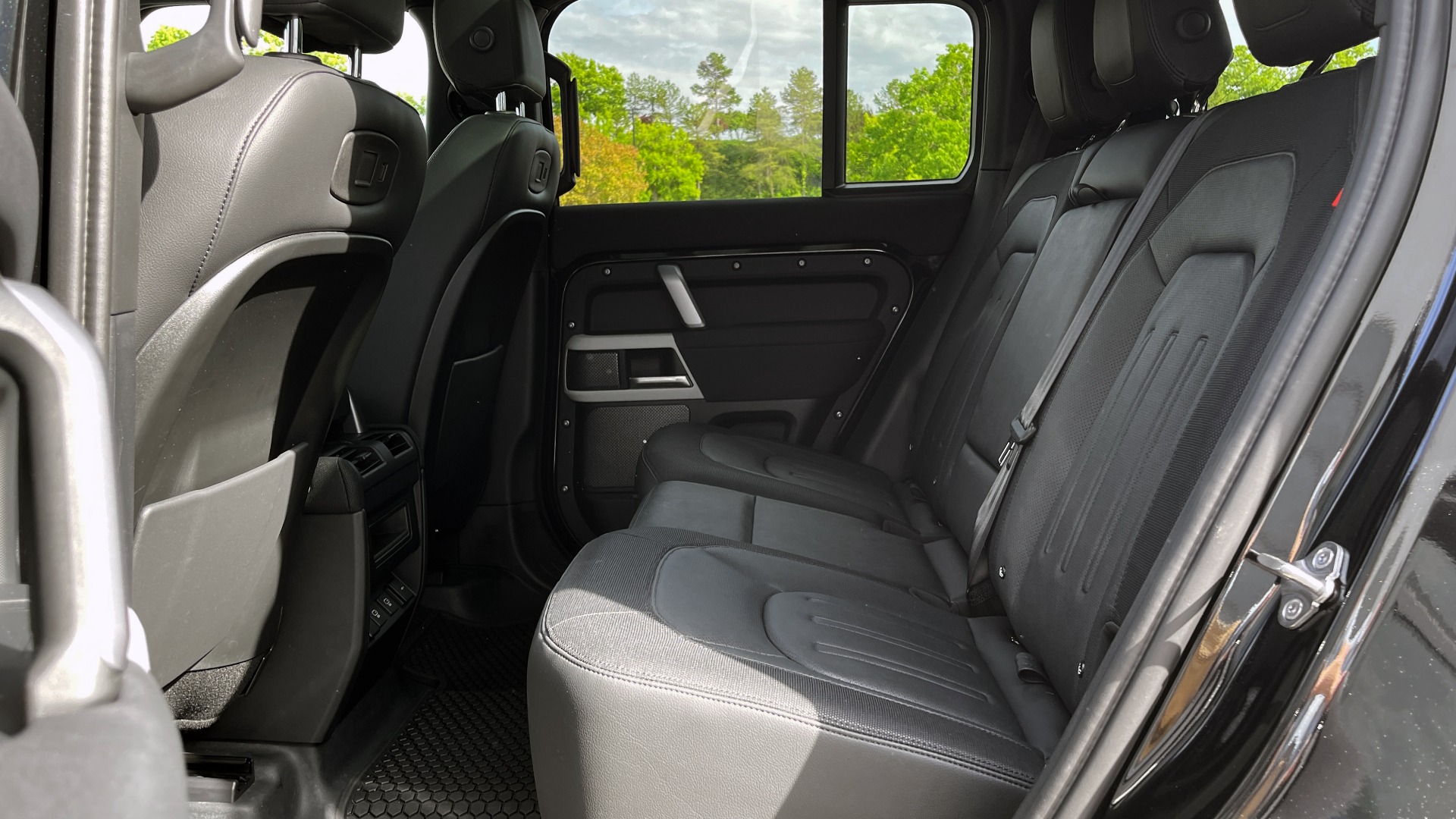 Partial Hood Fender & Mirror Kit | LAND ROVER DEFENDER 110 X-DYNAMIC 2022 Partial Hood Fender & Mirror Kit | LAND ROVER DEFENDER 110 X-DYNAMIC 2022
