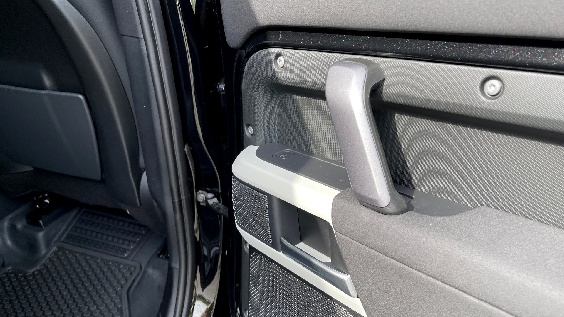 Used 2022 Land Rover DEFENDER X-DYNAMIC SE / TROPHY / LEATHER / NAV / SUNROOF / REARVIEW for sale Sold at Formula Imports in Charlotte NC 28227 72
