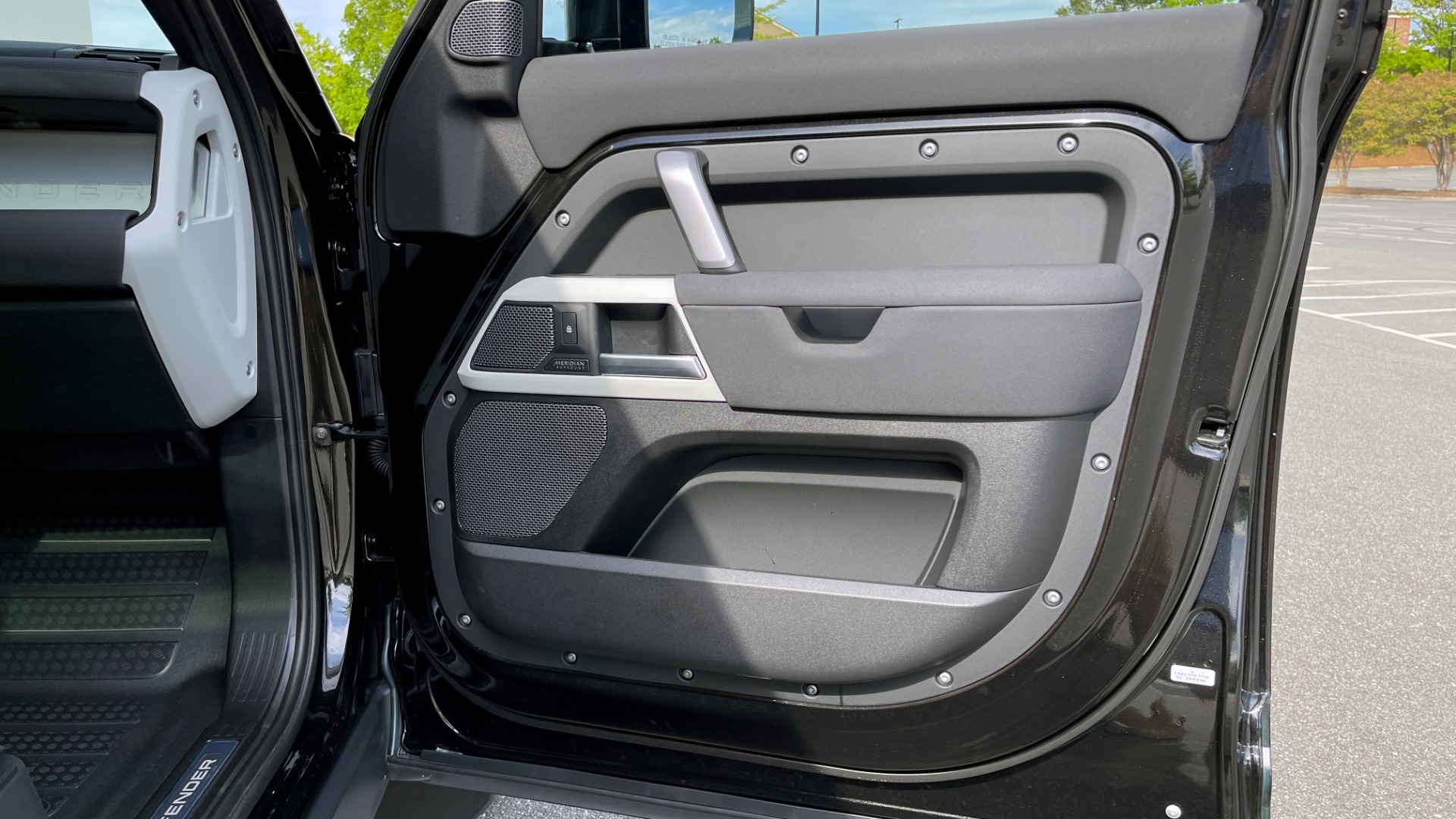 Used 2022 Land Rover DEFENDER X-DYNAMIC SE / TROPHY / LEATHER / NAV / SUNROOF / REARVIEW for sale $106,999 at Formula Imports in Charlotte NC 28227 78