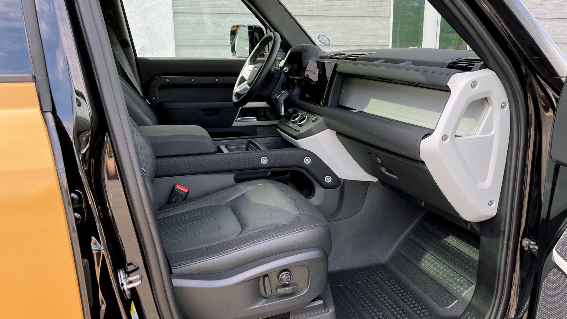 Partial Hood Fender & Mirror Kit | LAND ROVER DEFENDER 110 XS EDITION 2022