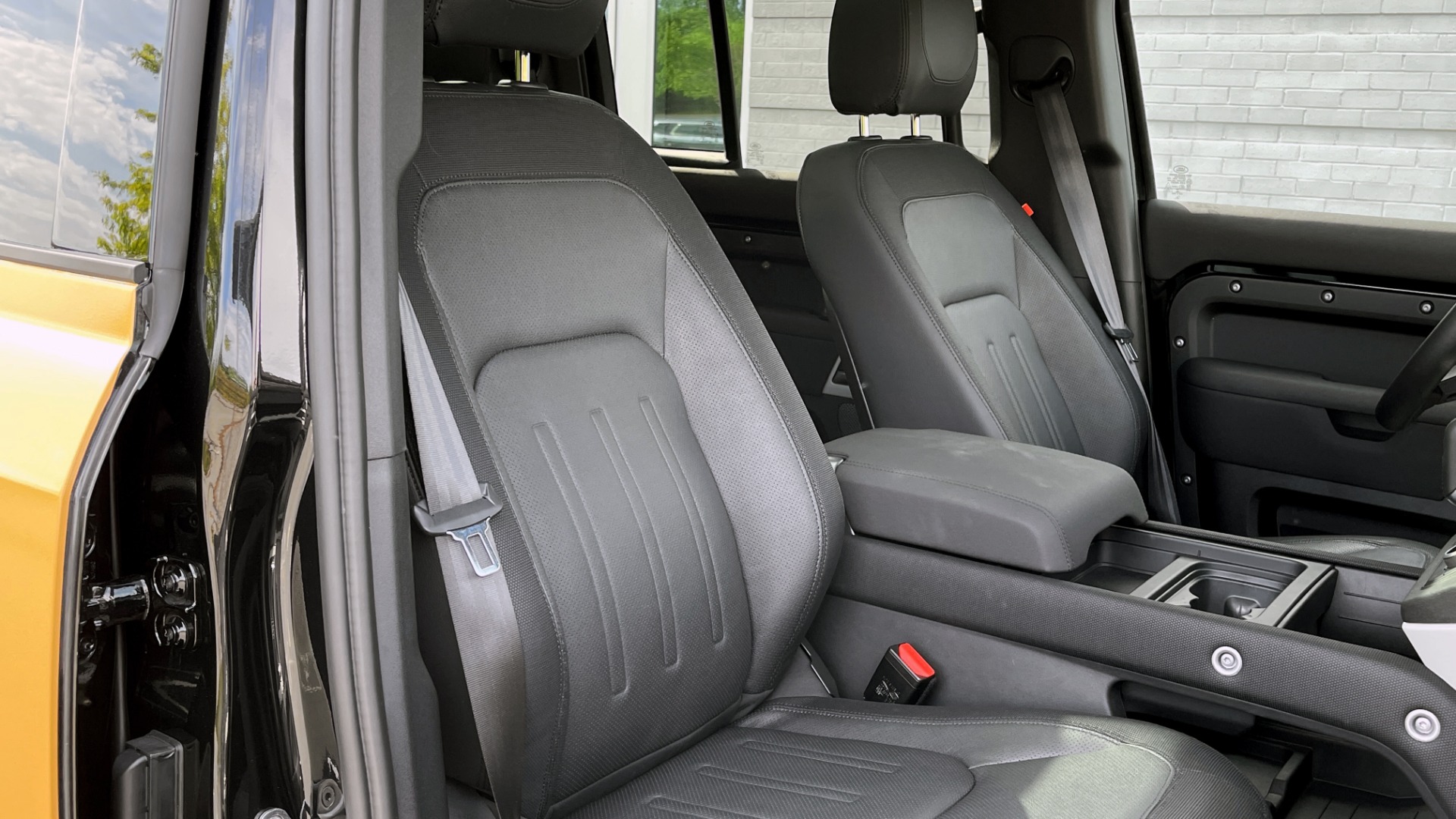Used 2022 Land Rover DEFENDER X-DYNAMIC SE / TROPHY / LEATHER / NAV / SUNROOF / REARVIEW for sale Sold at Formula Imports in Charlotte NC 28227 82
