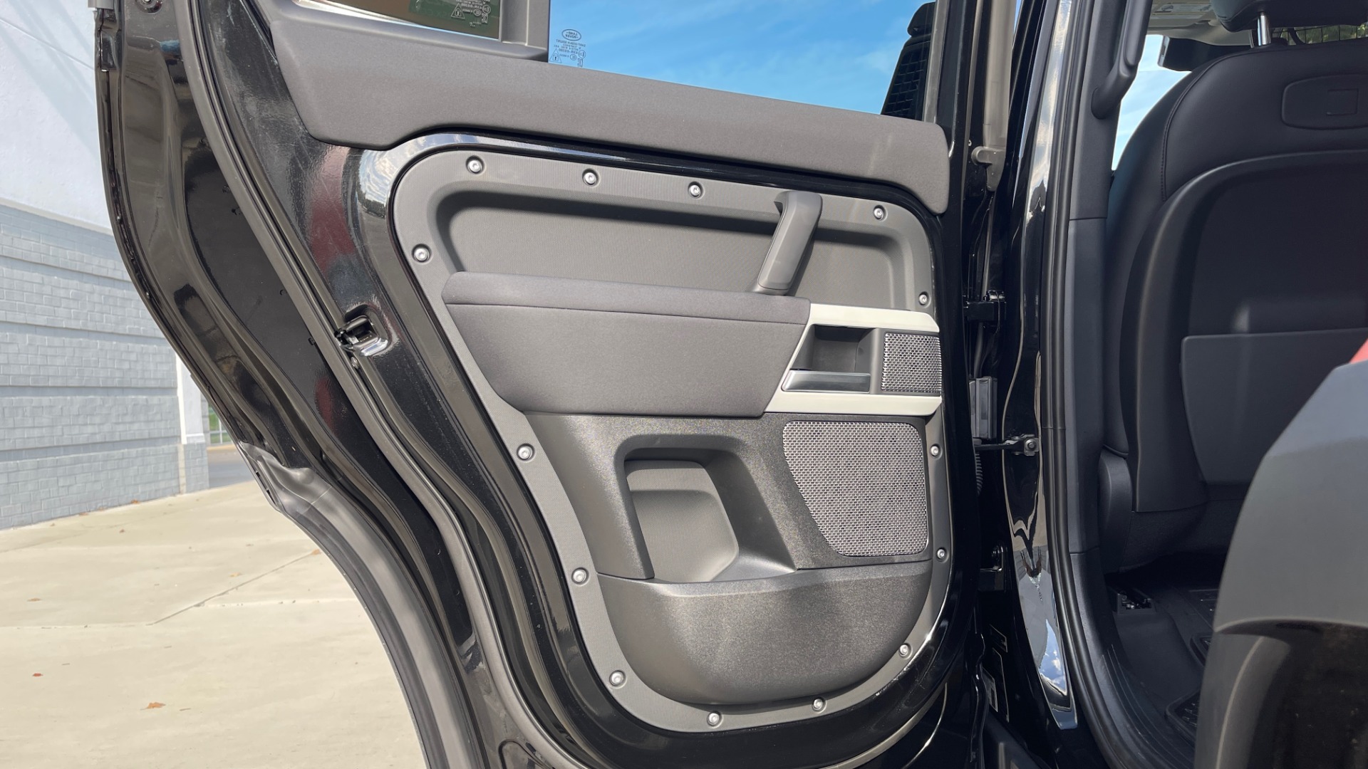 Used 2022 Land Rover DEFENDER 110 S / TREK PACK / AIR SUSP / OFF-ROAD PACK / 11.4 TOUCHSCREEN for sale Sold at Formula Imports in Charlotte NC 28227 116