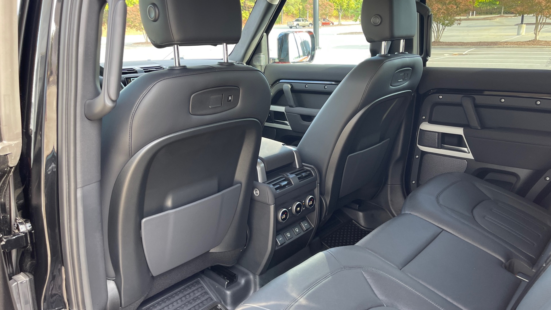 Used 2022 Land Rover DEFENDER 110 S / TREK PACK / AIR SUSP / OFF-ROAD PACK / 11.4 TOUCHSCREEN for sale Sold at Formula Imports in Charlotte NC 28227 117