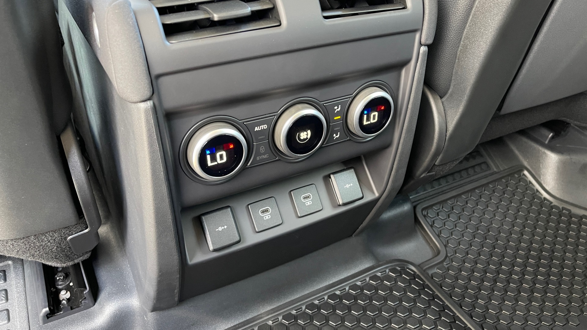 Used 2022 Land Rover DEFENDER 110 S / TREK PACK / AIR SUSP / OFF-ROAD PACK / 11.4 TOUCHSCREEN for sale Sold at Formula Imports in Charlotte NC 28227 120